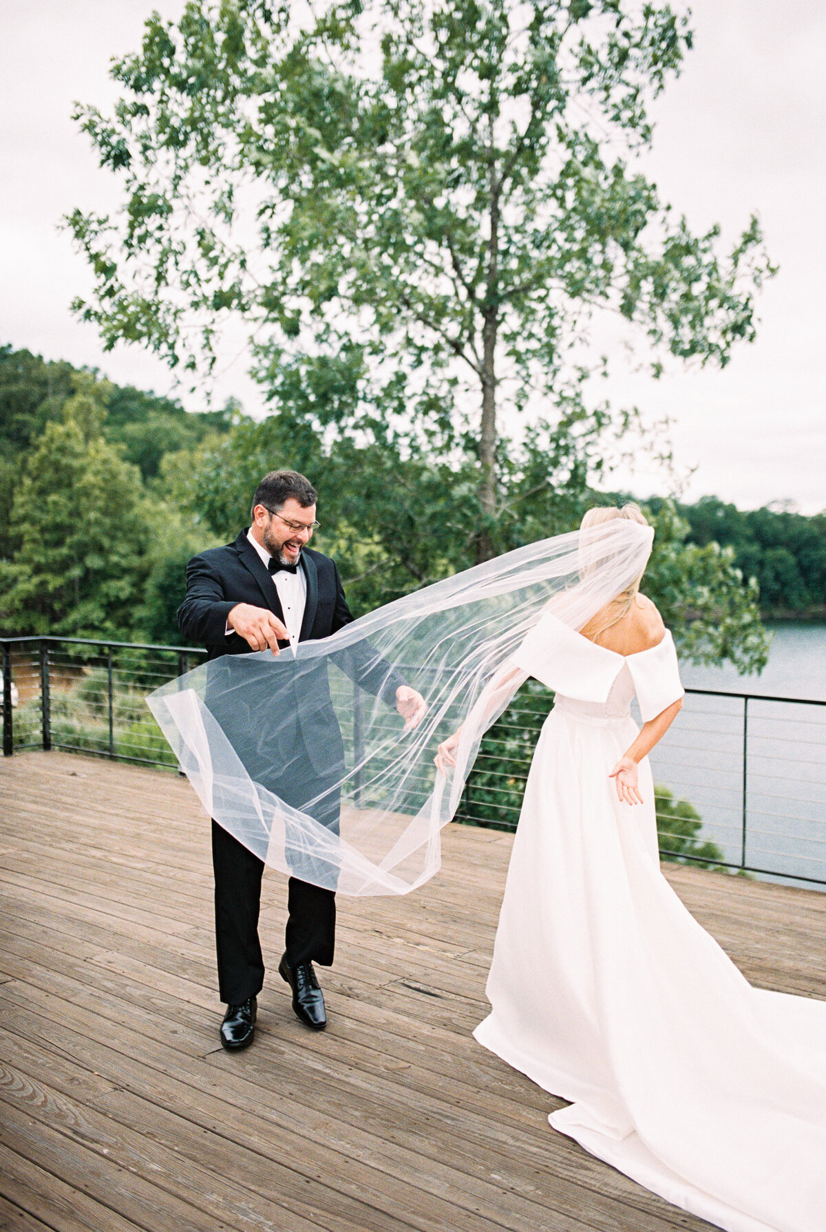Barn at Smith Lake Wedding Photographer-81