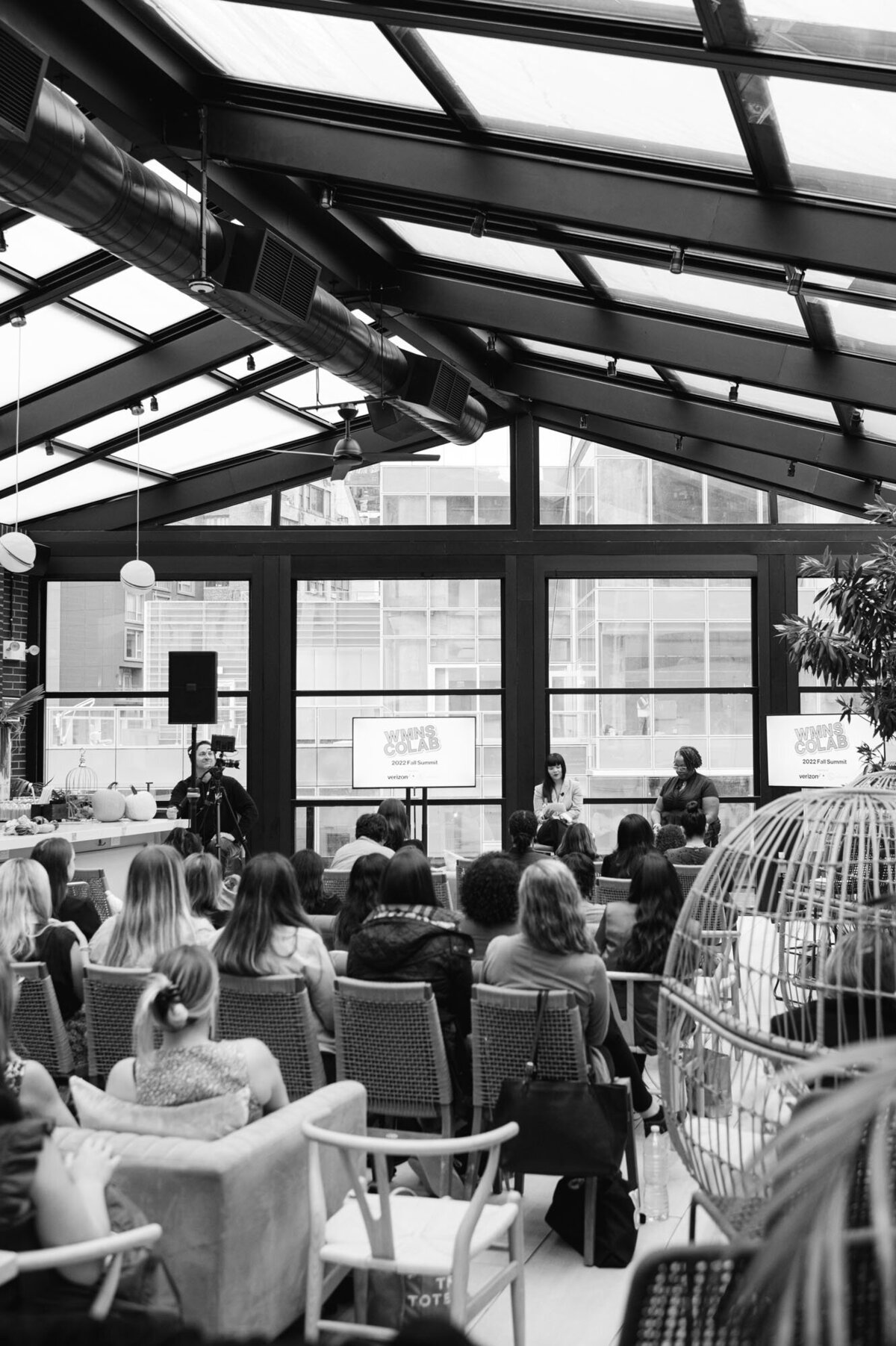 verizon-womens-colab-luminary-nyc-attendees-mingling163