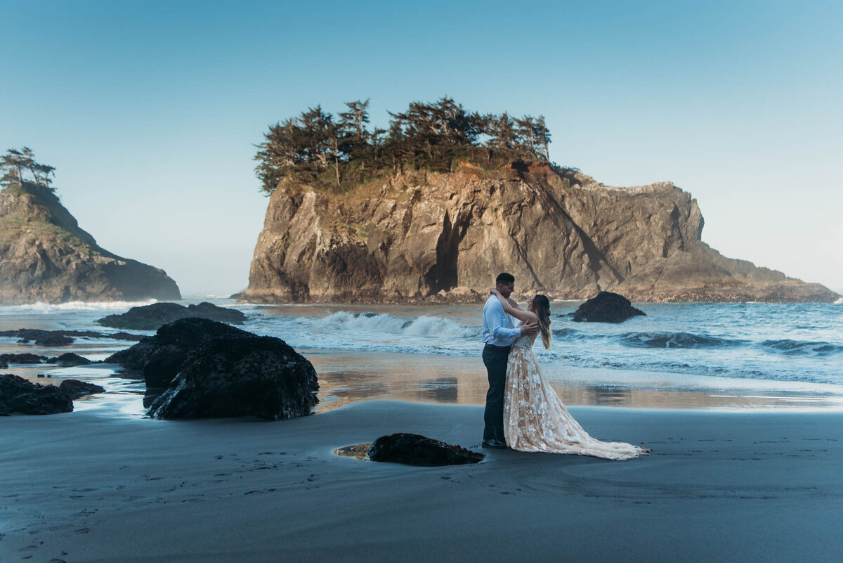 Gorgeous sunrise for elopement on Secret Beach