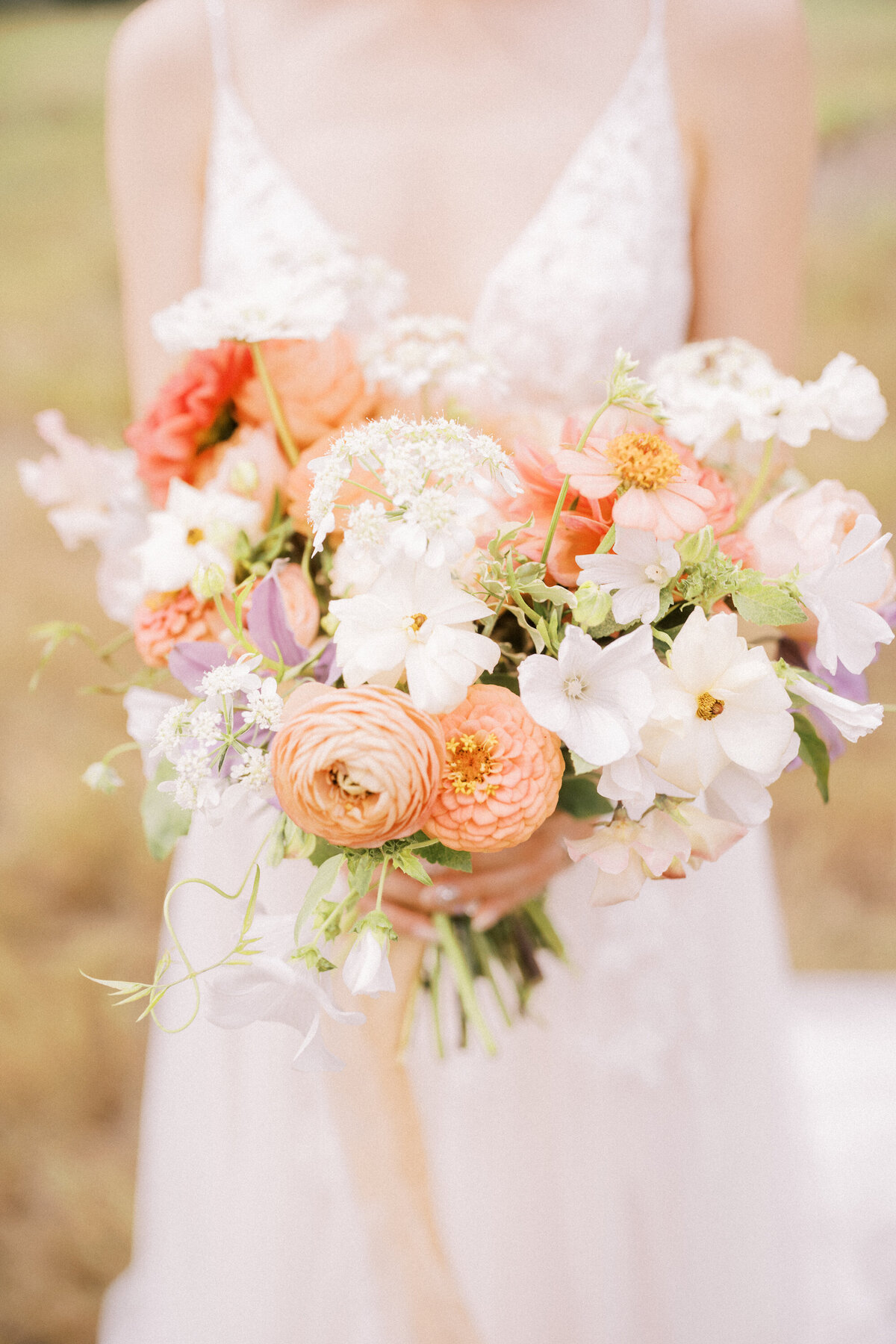floral-and-field-design-bespoke-wedding-floral-styling-calgary-alberta-yoon-taesuk-19