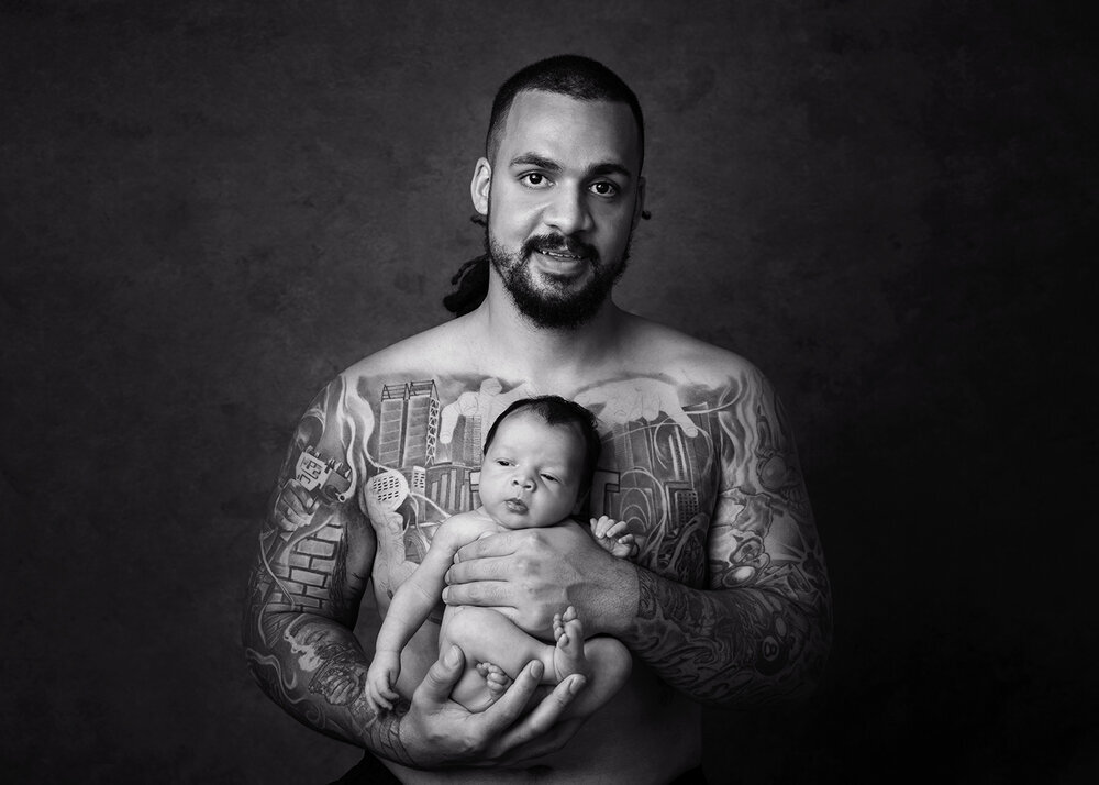 NEWBORN_BABYGIRLWITHDADDYTATTOOS