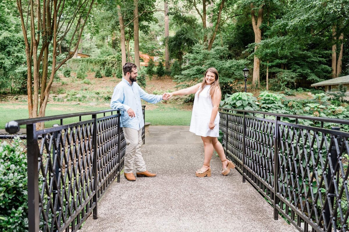 Elli-Row-Photography-CatorWoolford-Gardens-Engagement_3108
