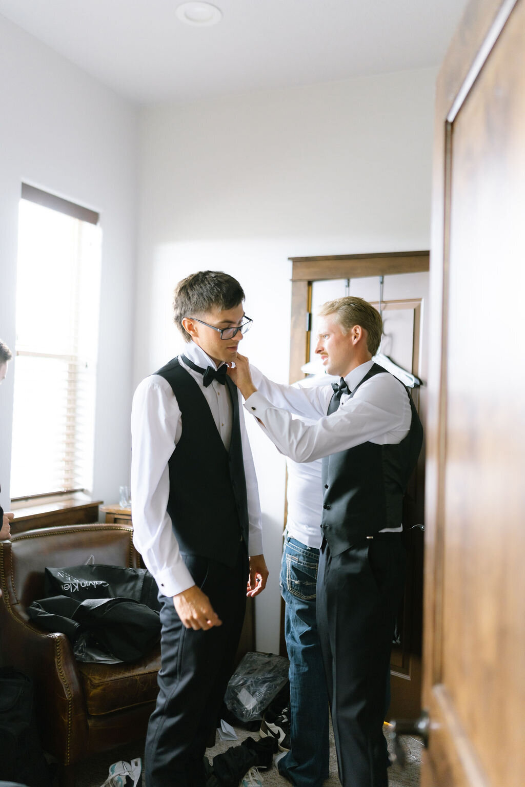 Groomsmen getting ready