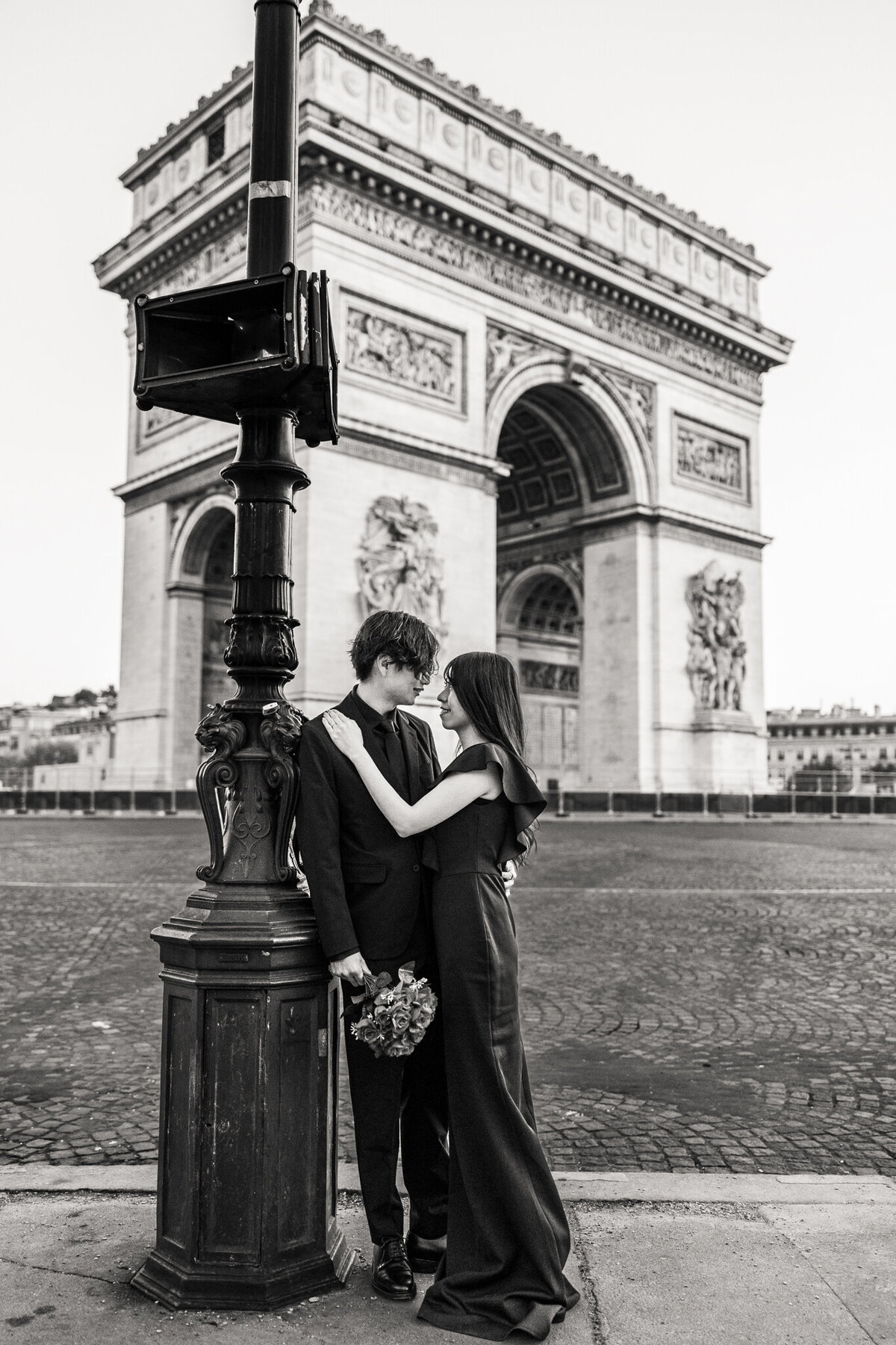 Paris_photowedding_Arc-de-Triomphe_37