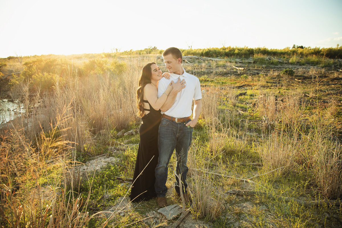 Capture your love story with engagement photography in Killeen, Cedar Park, and Leander. Romantic and timeless memories await.