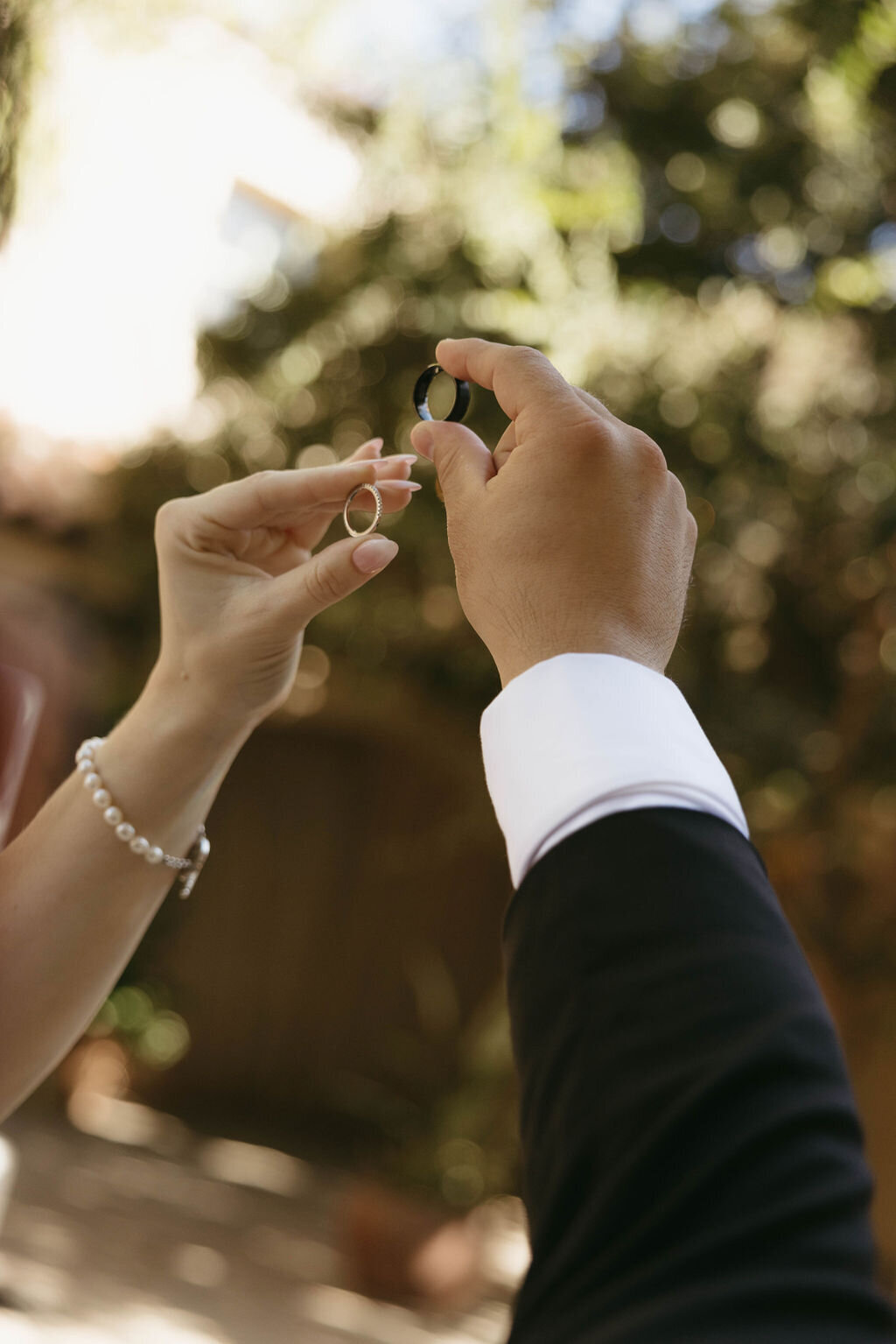 pretty-palm-leaf-event-co-molly-and-rodrigo-wedding-in-serra-plaza-23