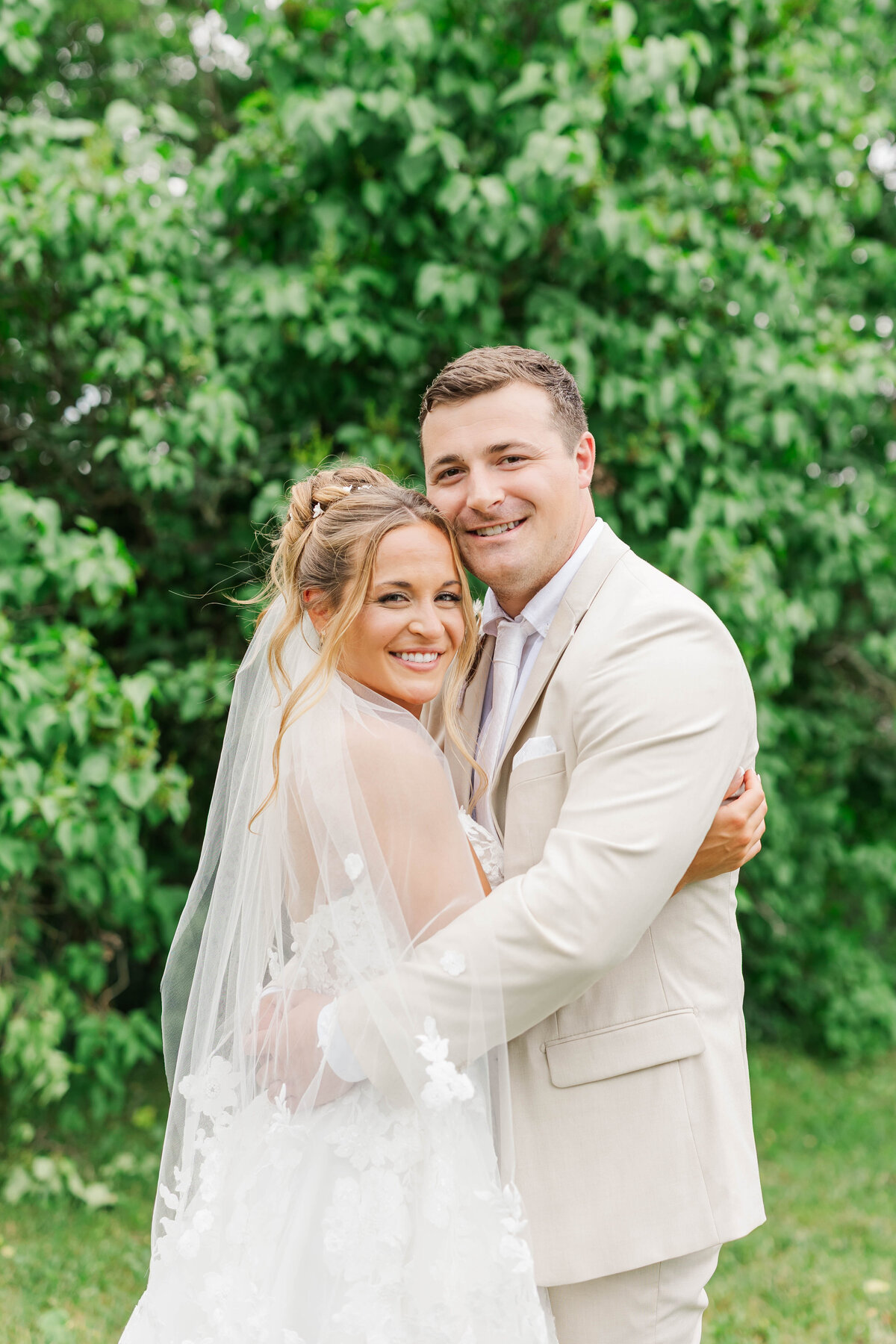 traverse-city-wedding-photographer-classic-couple-portrait
