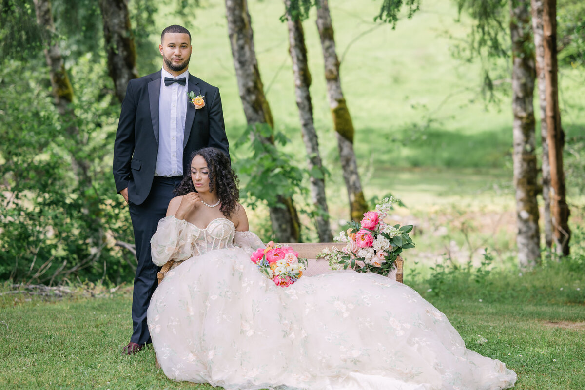 wedding couple oregon