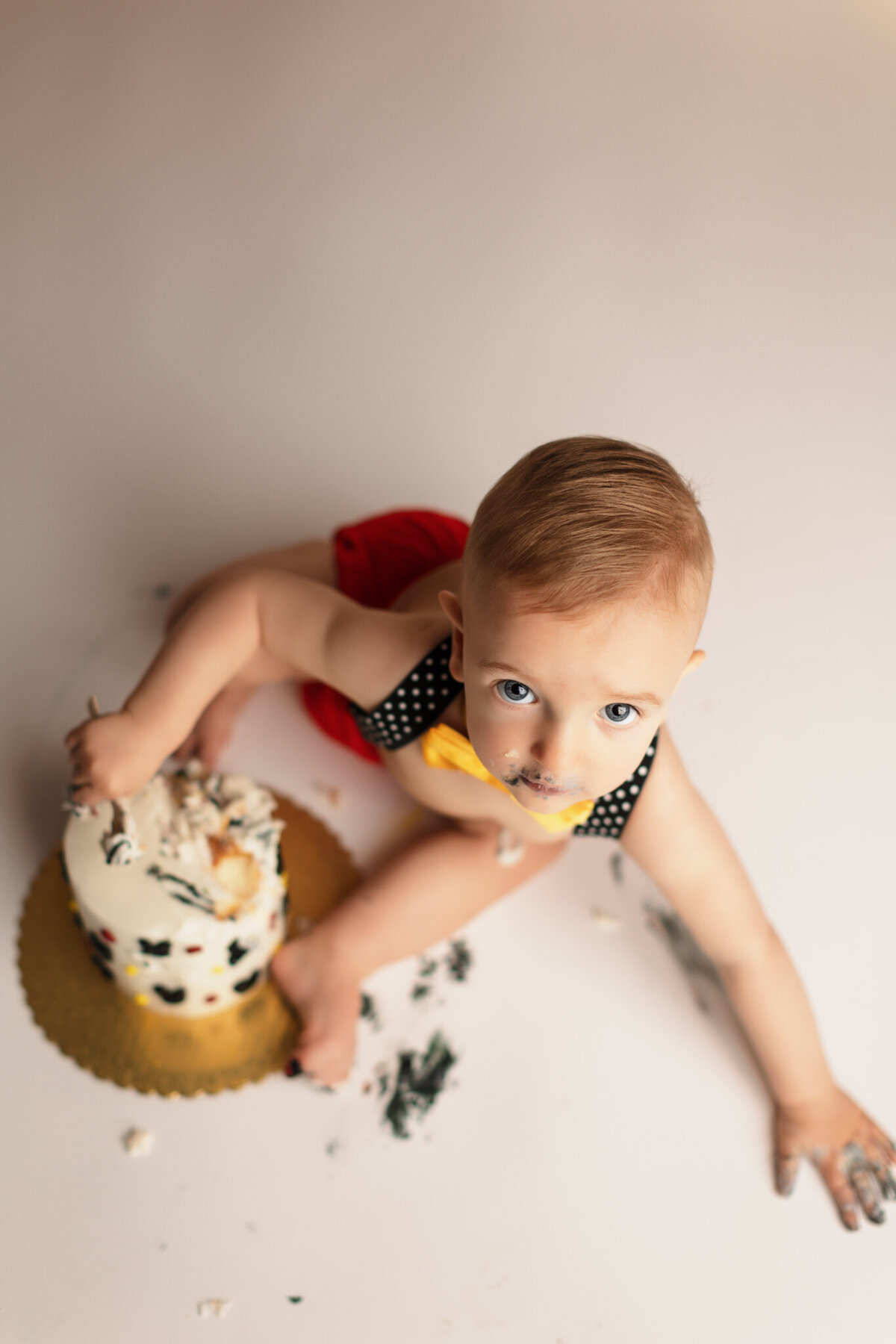 best Springdale AR cake smash photographer,, cake smash photography near me Farmington AR. Rogers AR baby milestone sessions