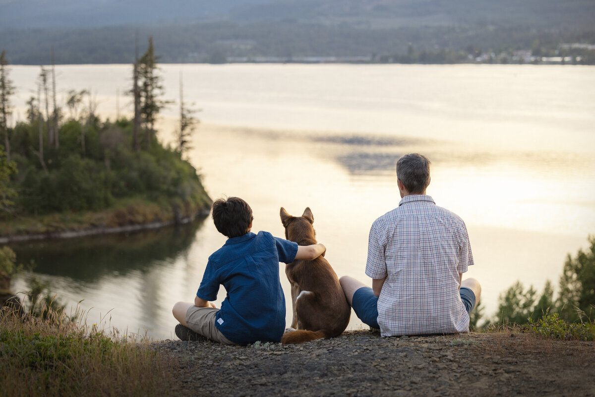 Columbia River Gorge Dog Photo (4)