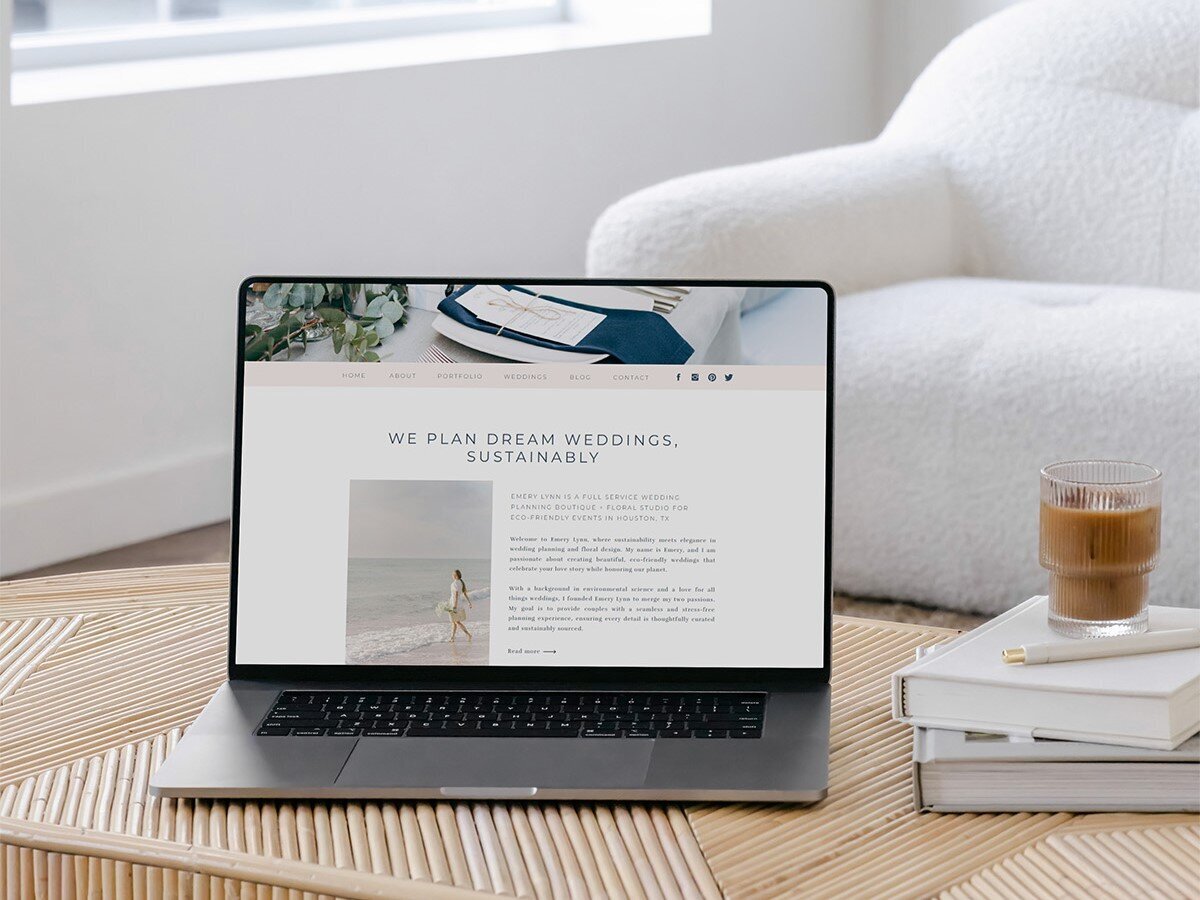 laptop-coffee-table-wedding-planner