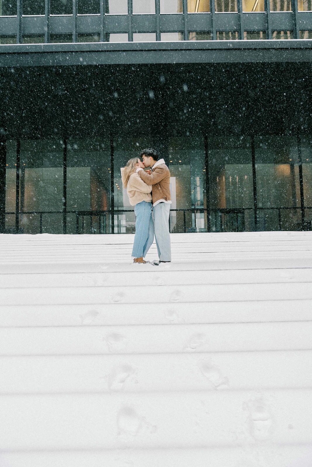 E10-Winter-snowy-engagement-photoshoot-in-Toronto-Zhan-and-Tina-2025-02-16-2500px-1077