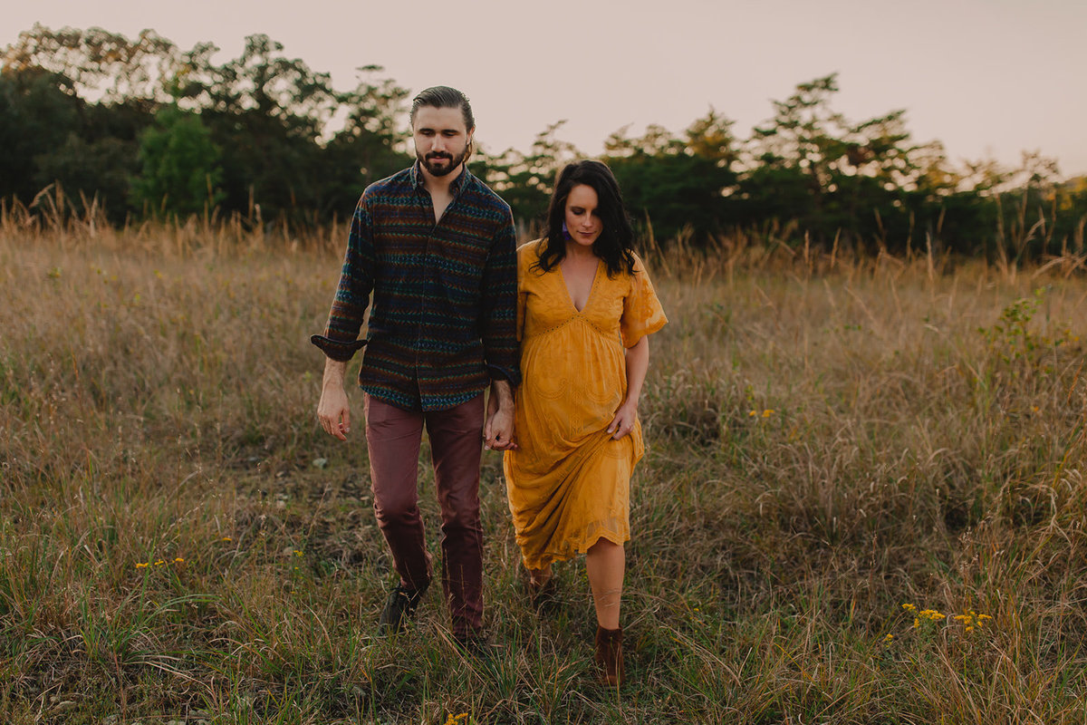 13_Outdoor-Maternity-Boho-Open-Field-Summer-Sunset_Couple