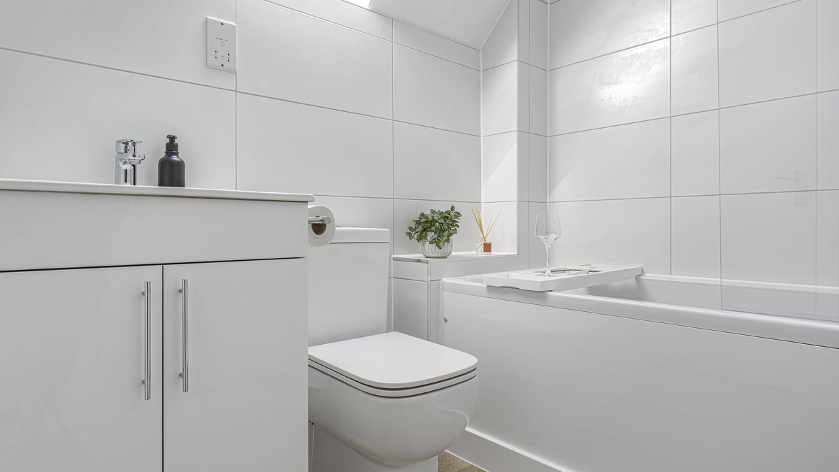 The Retreat: Luxury 2 Bedroom Cottage