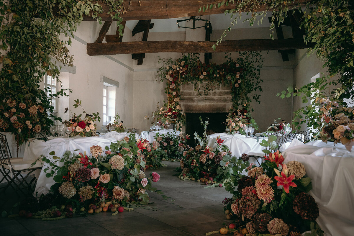 Wedding_Château _France_florist_trend _2025_maximalist_flowers_Capucineatelierfloral452