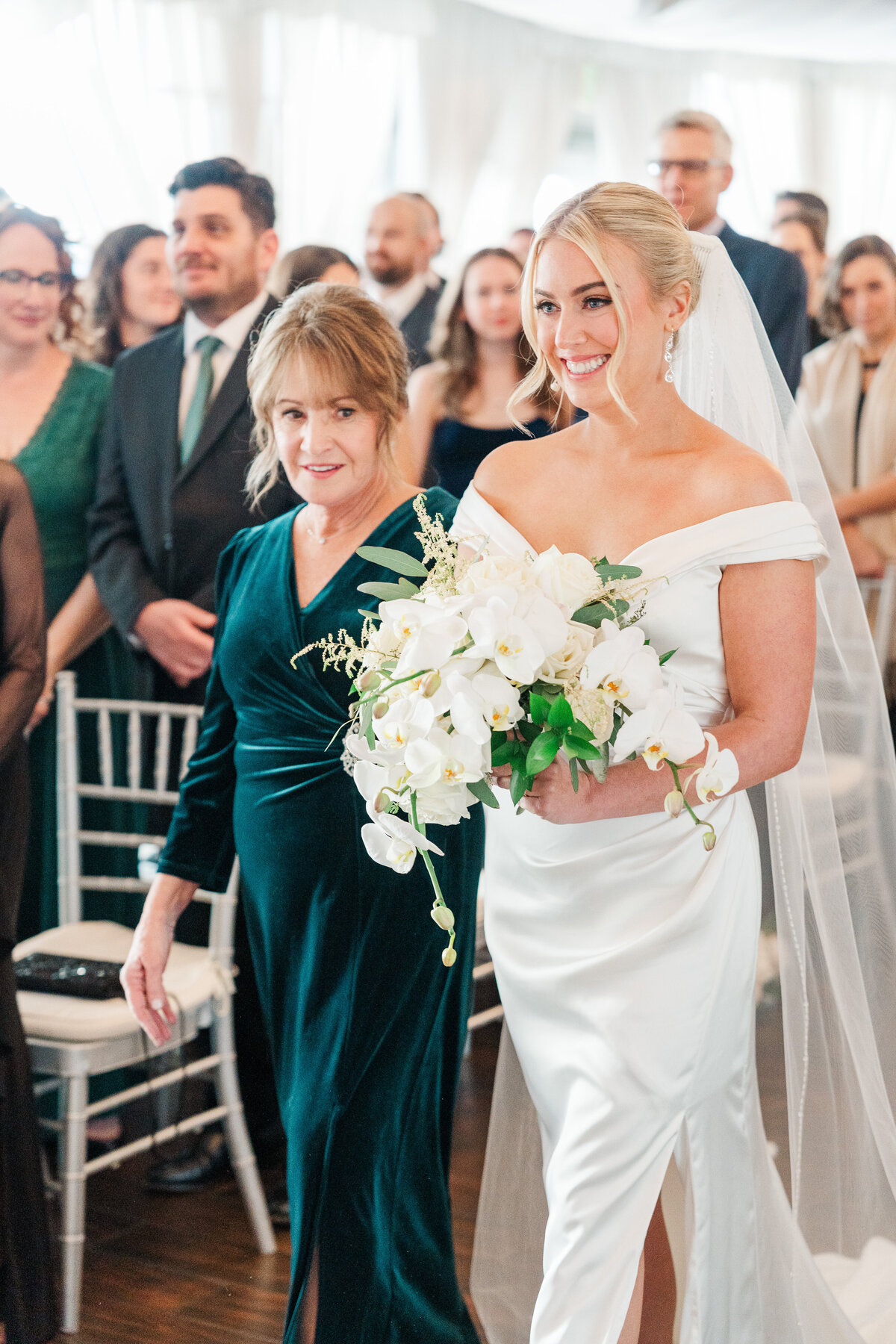 Wellshire Denver Colorado Classic Winter Wedding Elena Spraguer Photography 0085