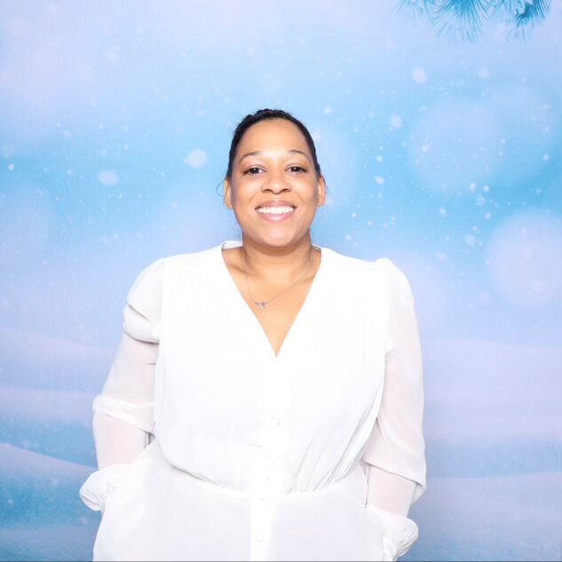 AR Photobooth Woman Smiling in front of Blue Background