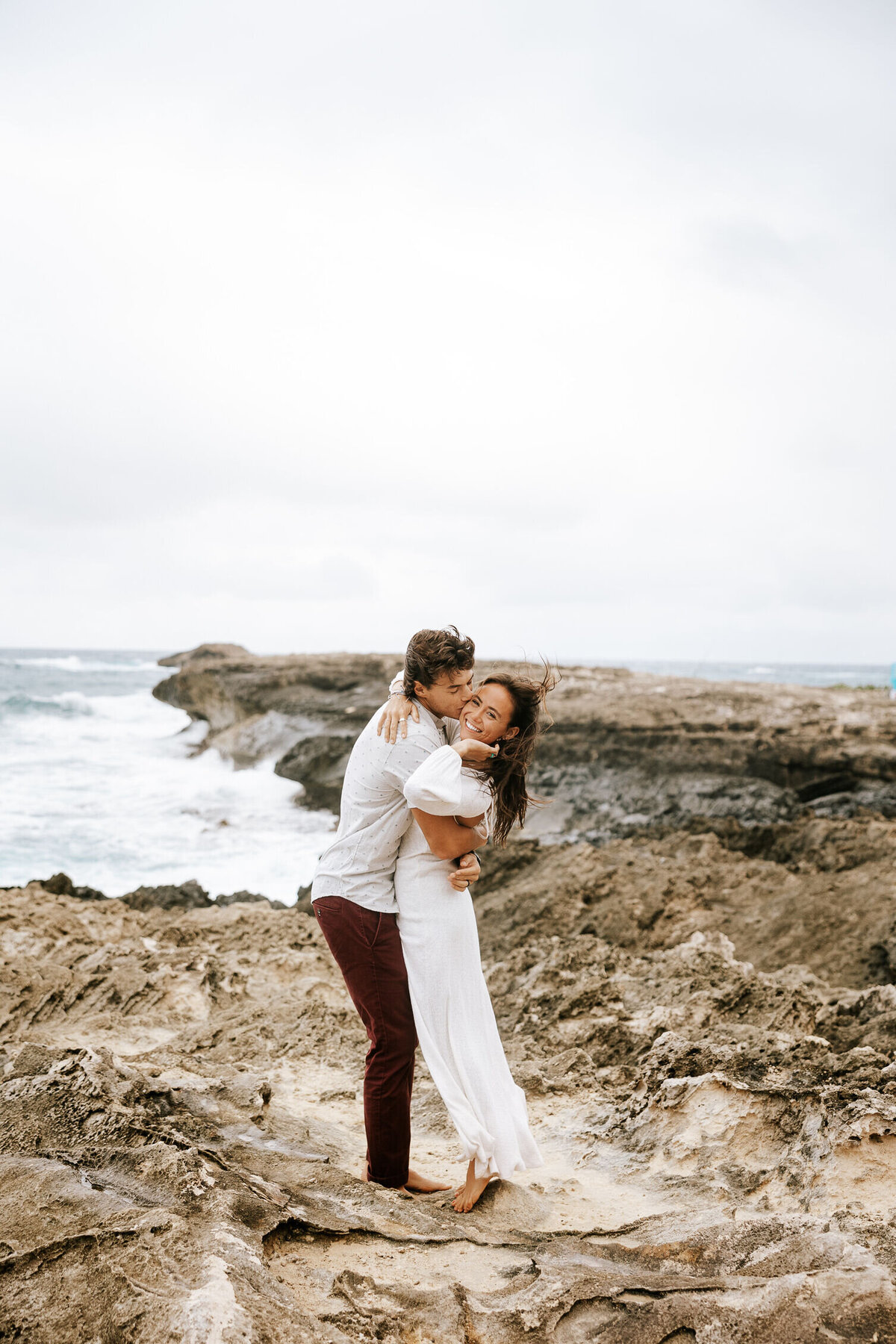 North_Shore_of_Oahu_Engagement_Photos_Skateboards_Laie_Kahuku_Haleiwa-28