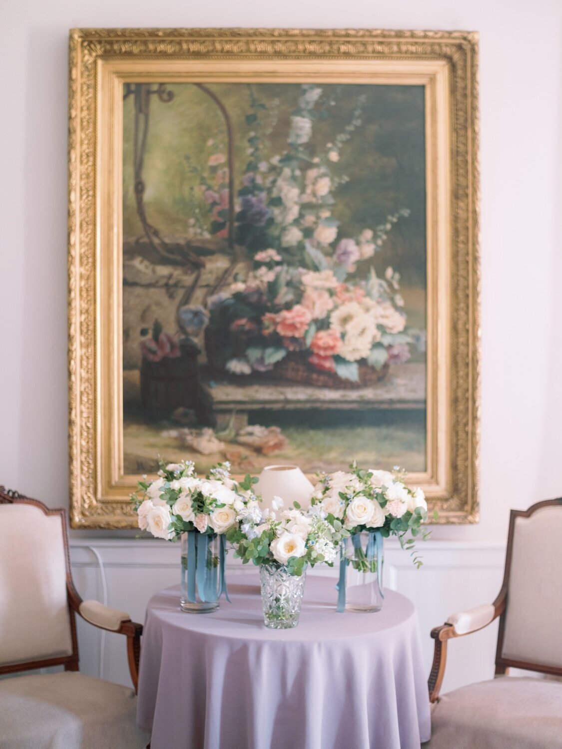 bride bouquet at chateau de labro