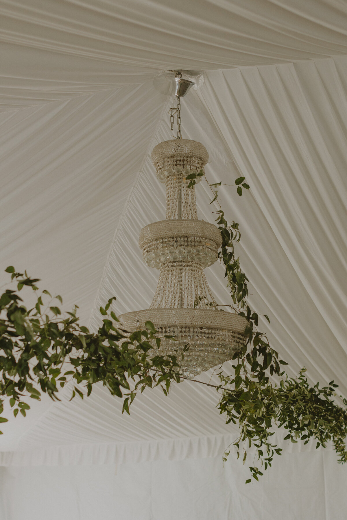 cottage-at-riverbend-spring-wedding-ally-will-details-39