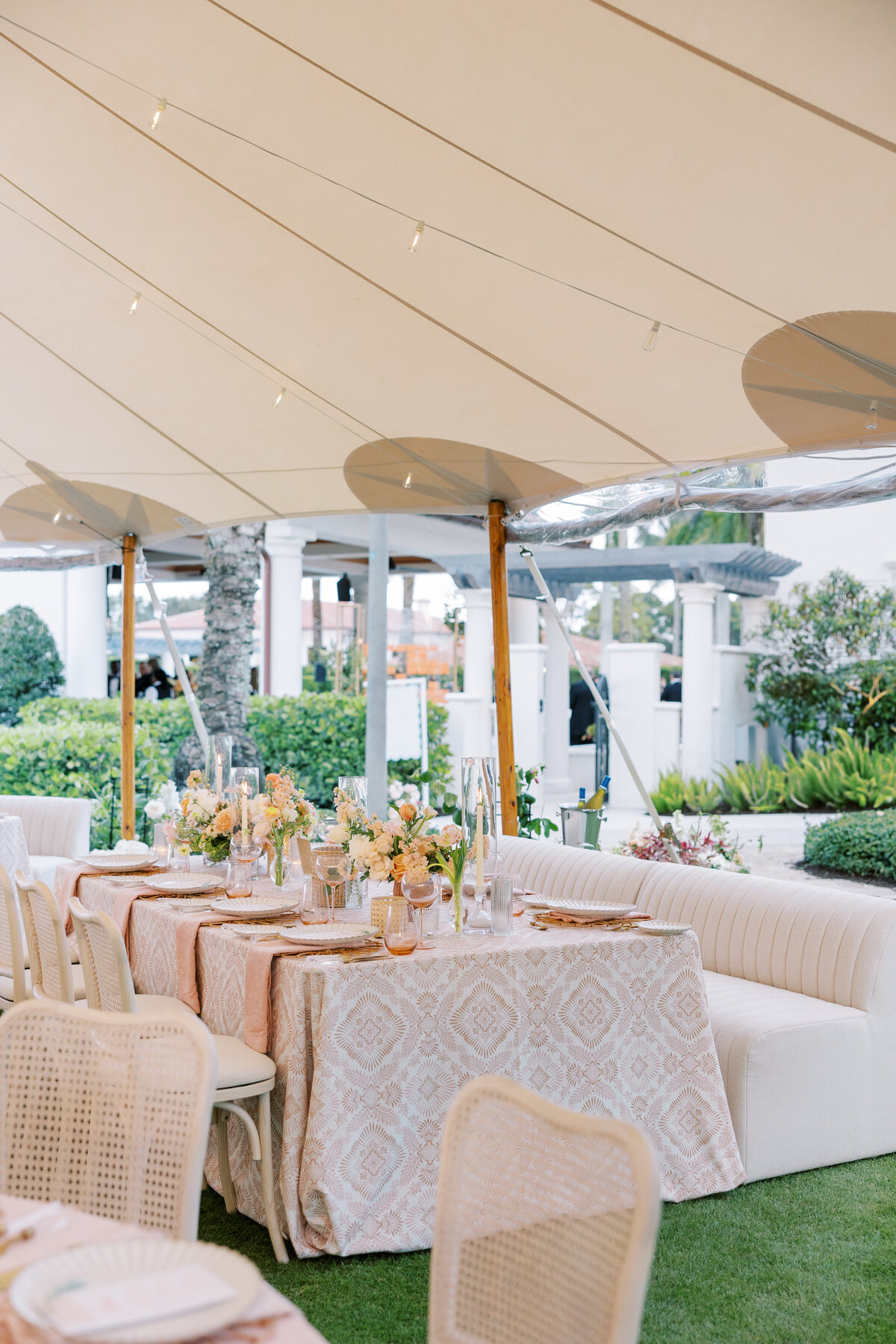 Palm Beach Jupiter Vero Beach wedding planner wedding design wedding coordination Florida wedding full service wedding planner full service wedding management South Florida wedding colorful wedding design partial wedding planner destination wedding uu