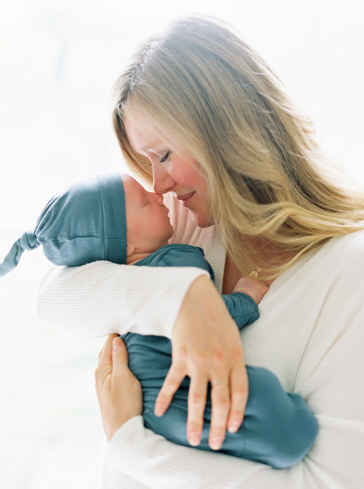 newborn-photographers-in-portland-the-tenneys-04