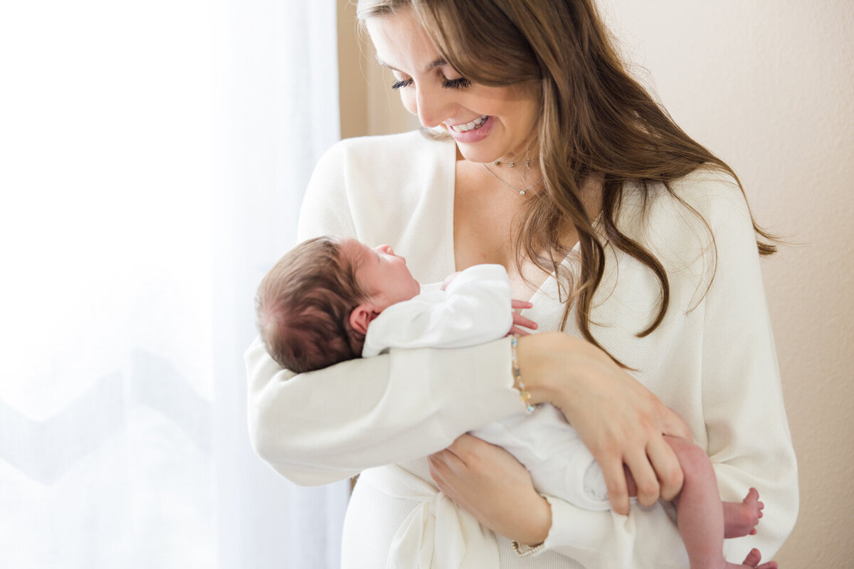 mommy-and-newborn-baby