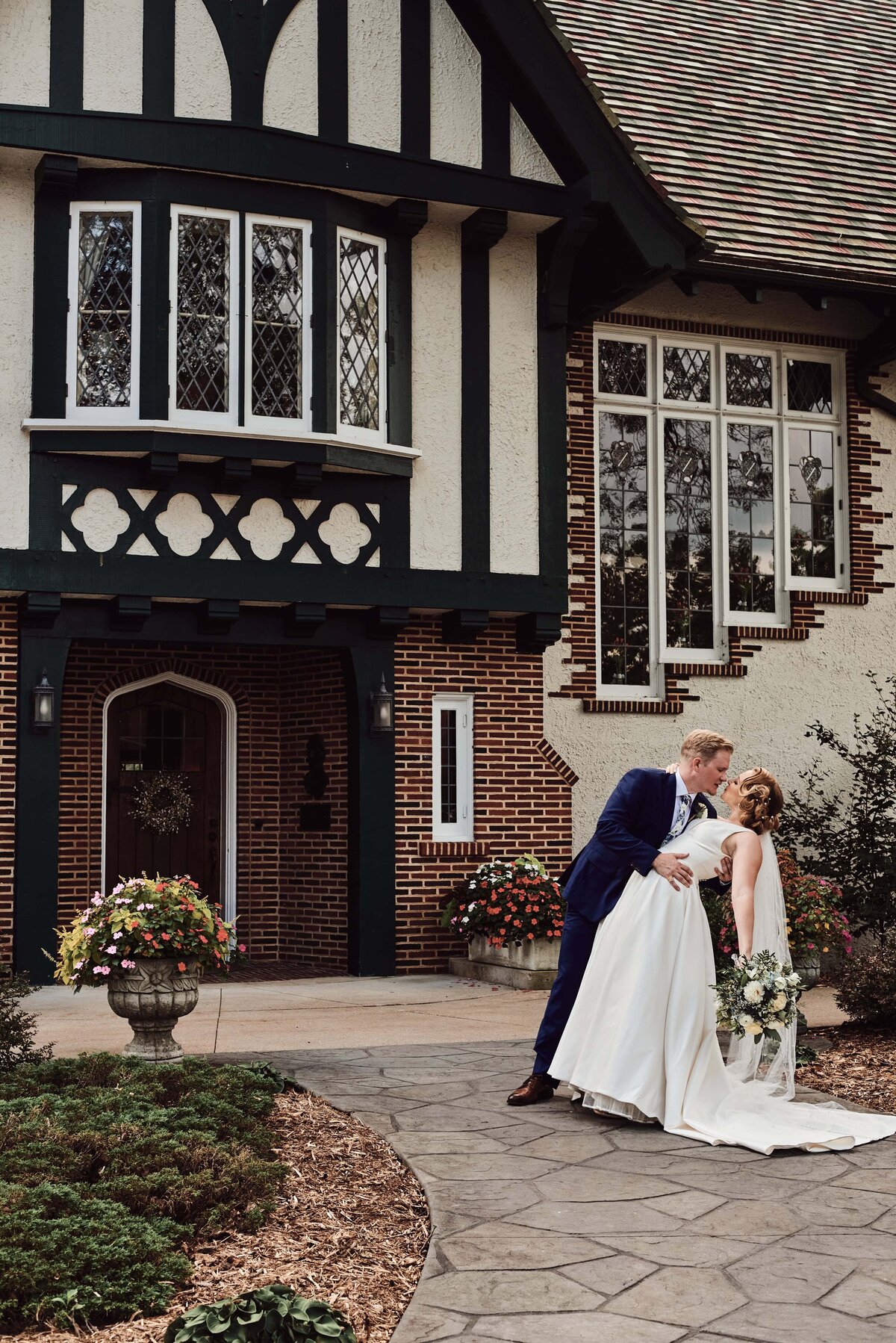 KW Kellogg Mansion Kalamazoo, Michigan Wedding_68