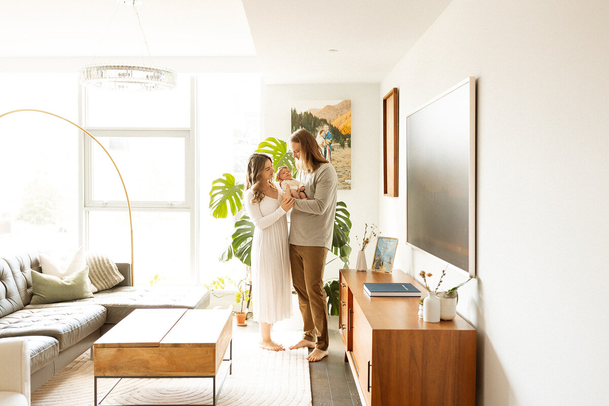 Lauren-Mitchell-Seattle-Washington-In-Home-Newborn-Photographer14