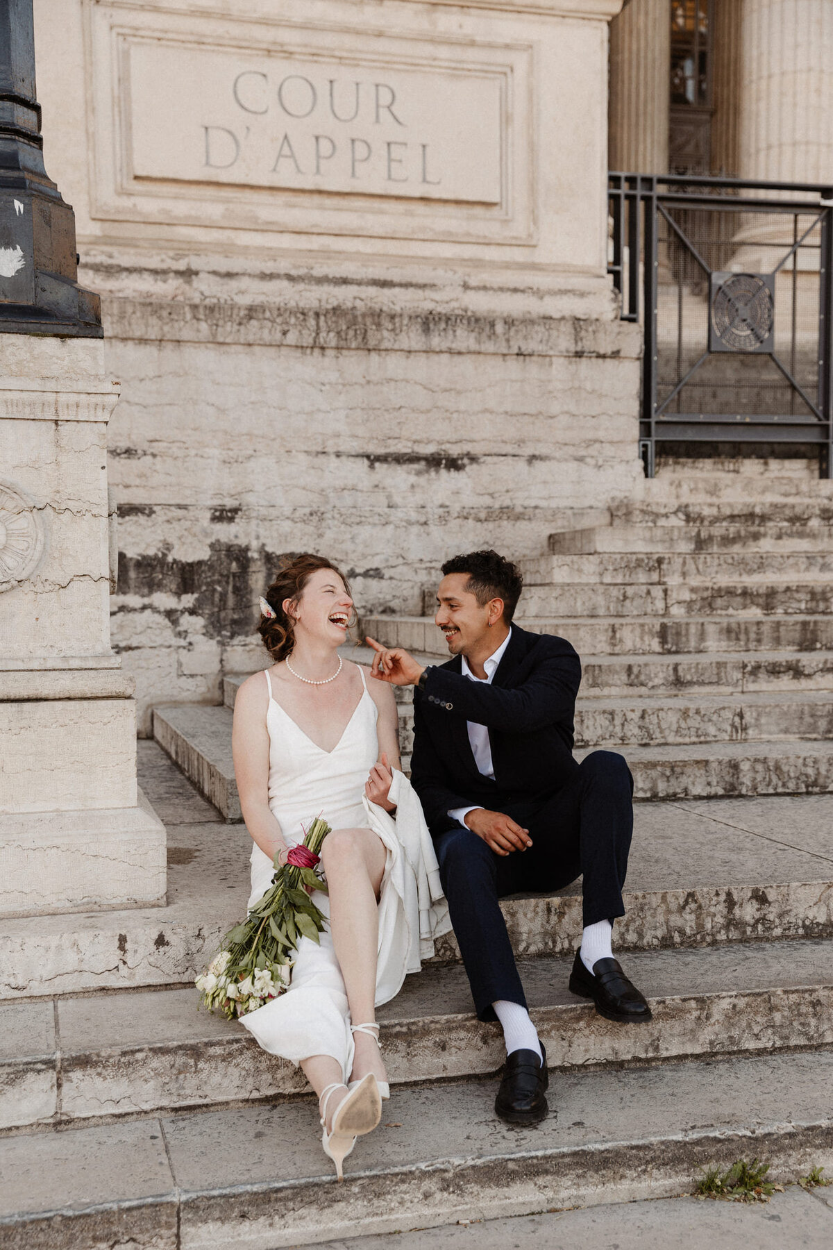 Anais-et-Nicolas-mariage-escaliers-lyon