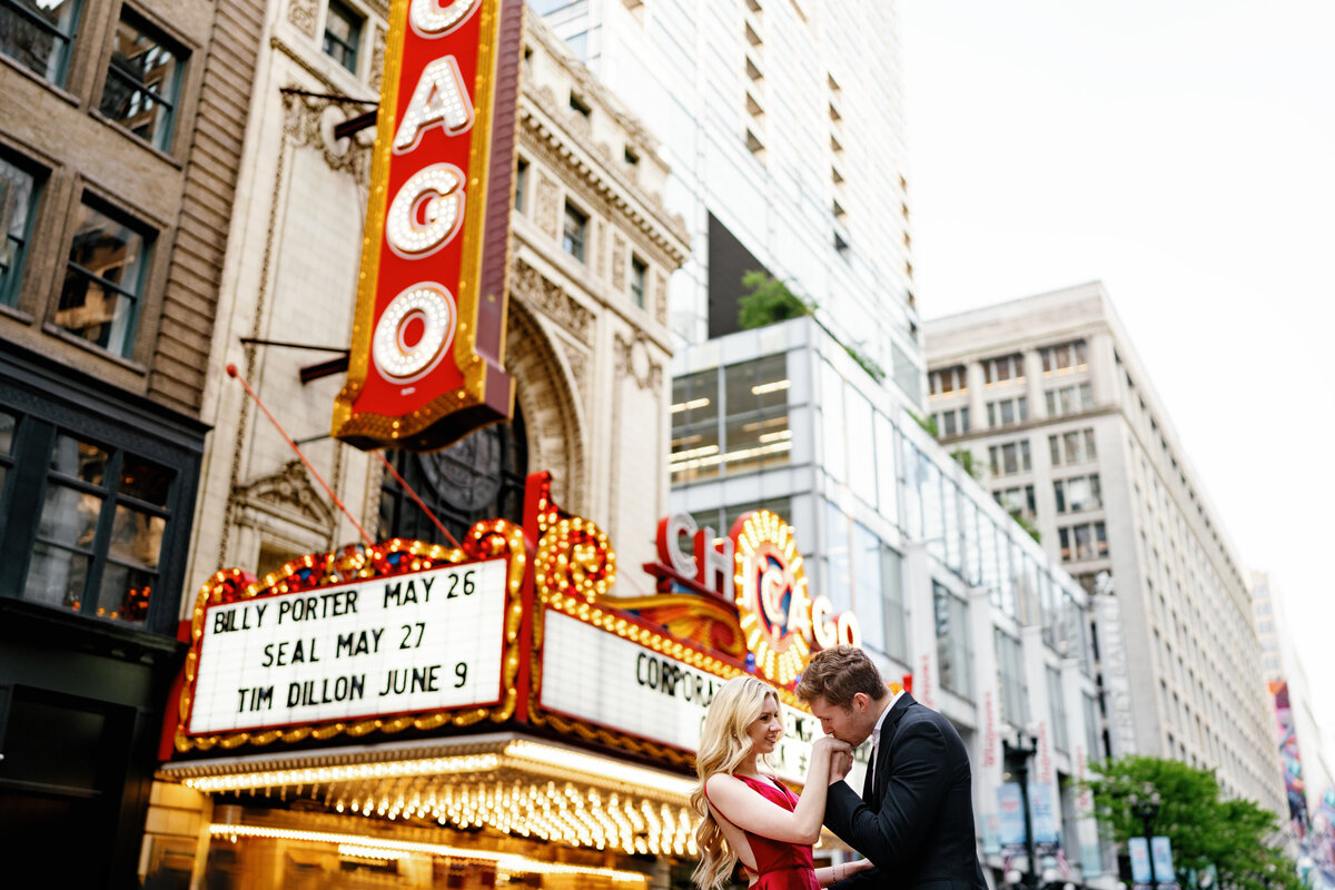 Aspen-Avenue-Chicago-Wedding-Photographer-Lyric-Opera-House-Elegant-Timeless-Classic-Luxury-Downtown-True-to-Color-Bold-Romantic-Chicago-Theater-Lurie-Garden-FAV-51