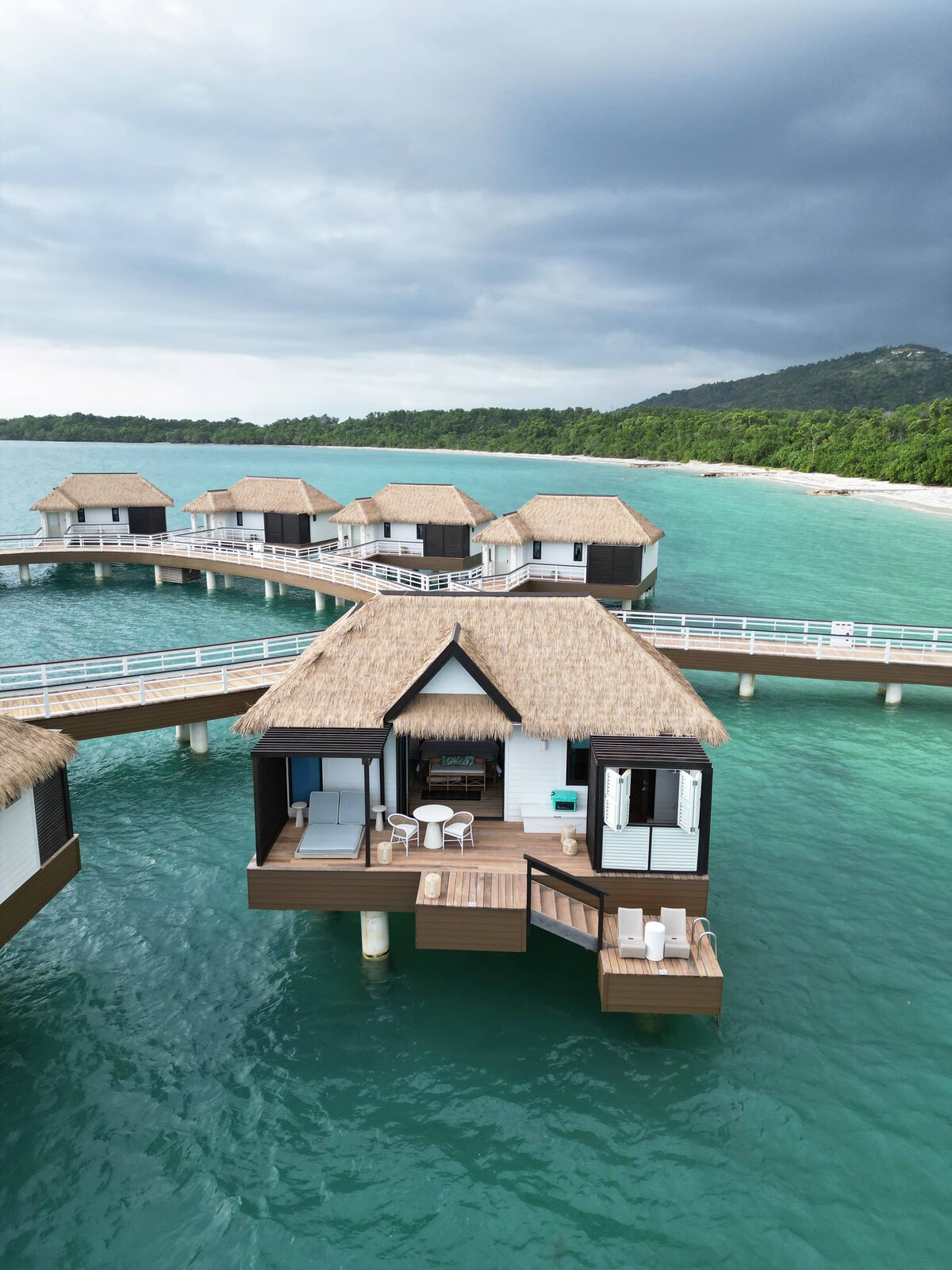 sc overwater bungalow bldg