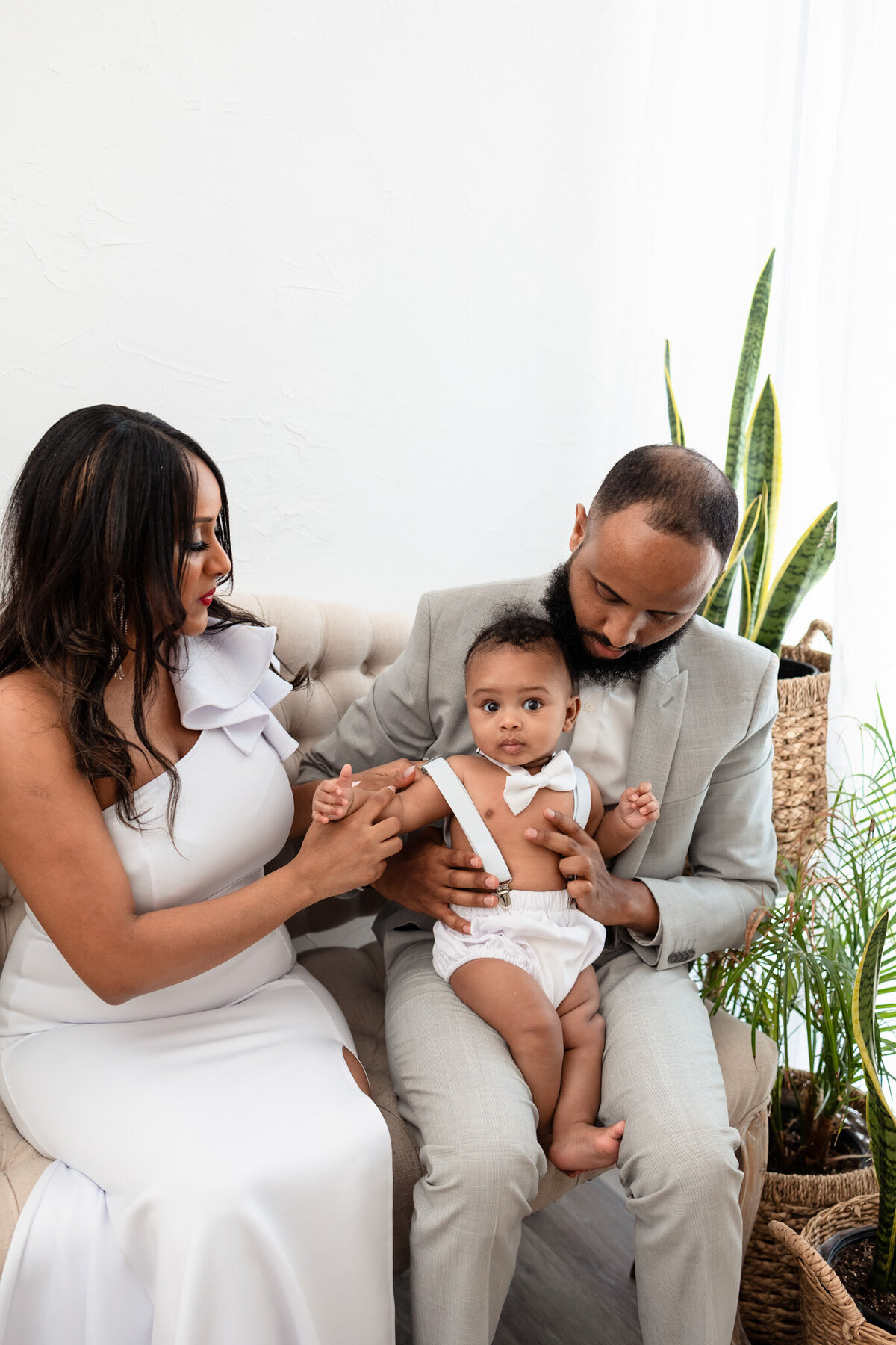 carbone-studio-family-session-modern-backdrop-richmond