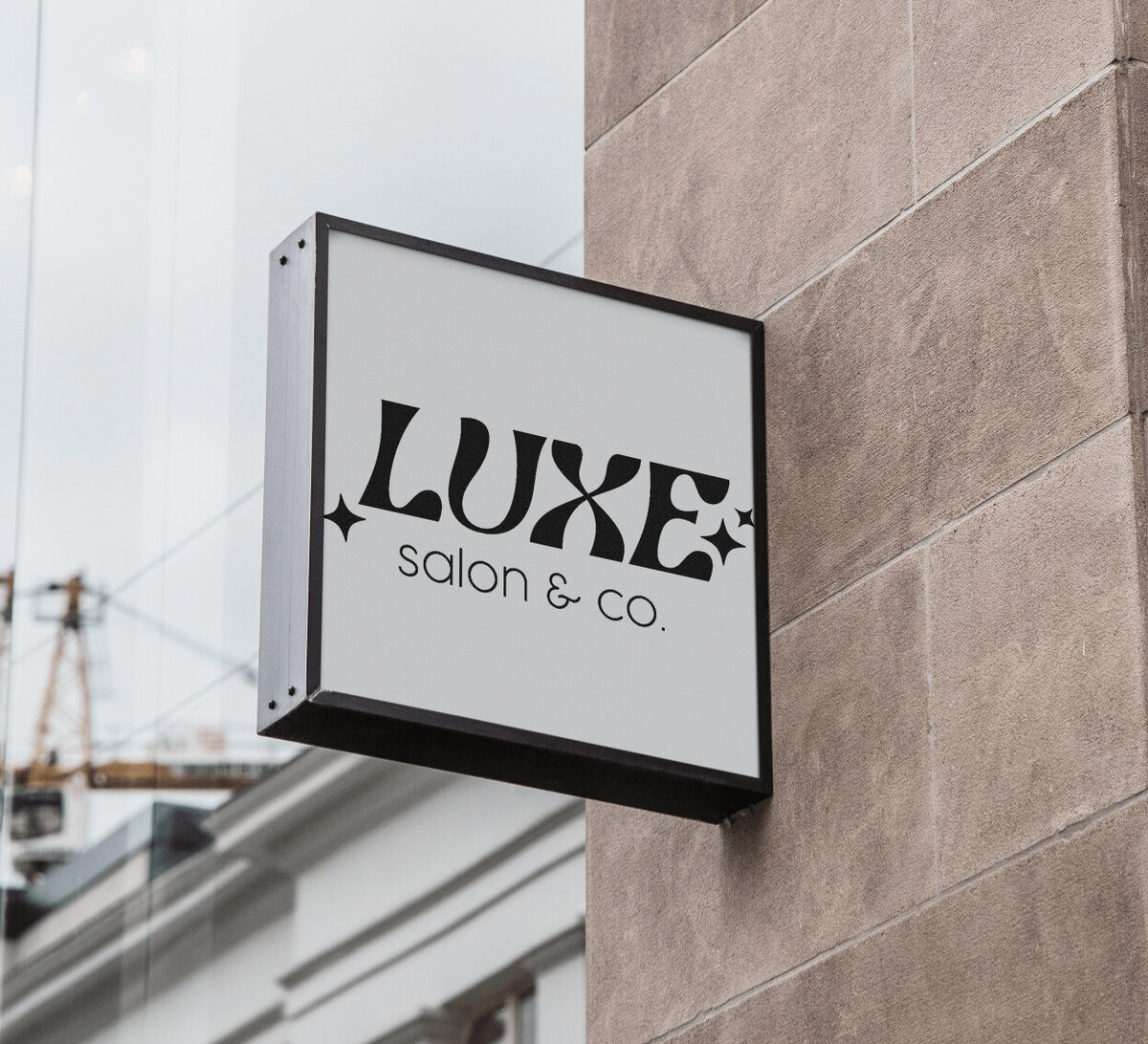 square-sign-mockup-6313eeab351c272e842b2ff9@2x