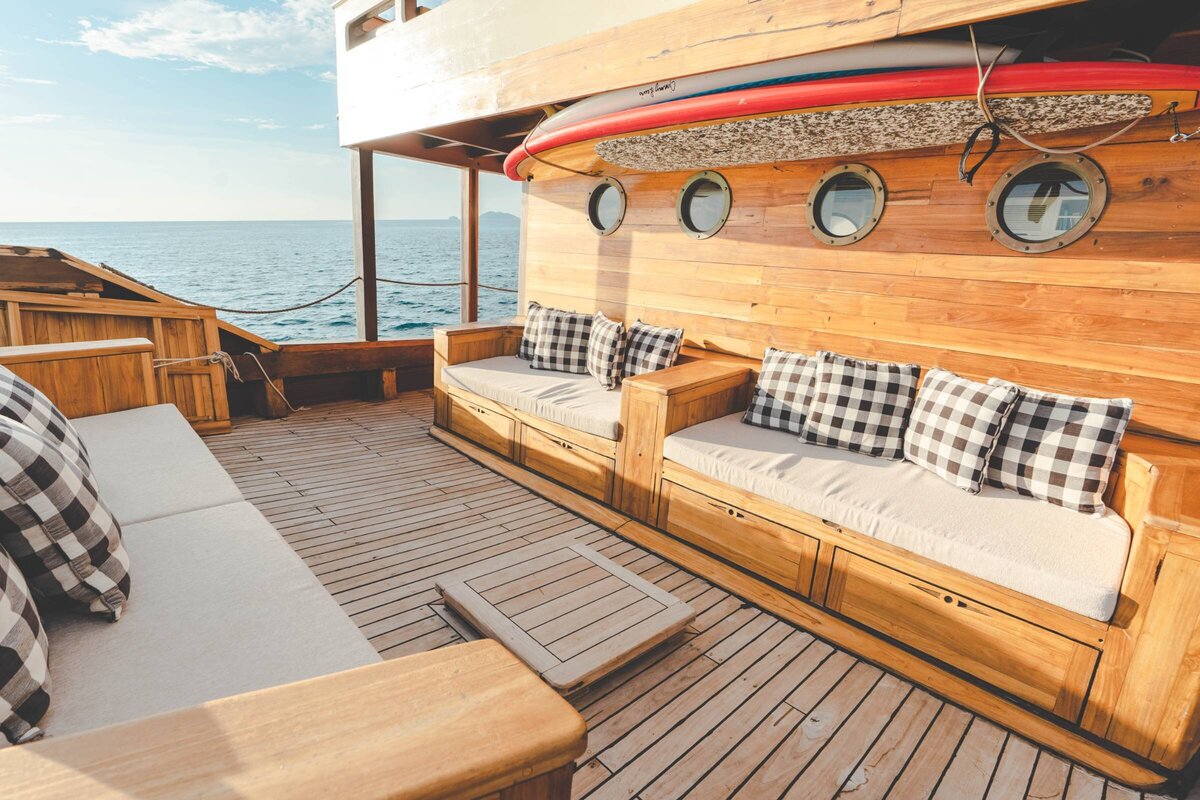 Luxury Yacht Charter Indonesia MISCHIEF-32