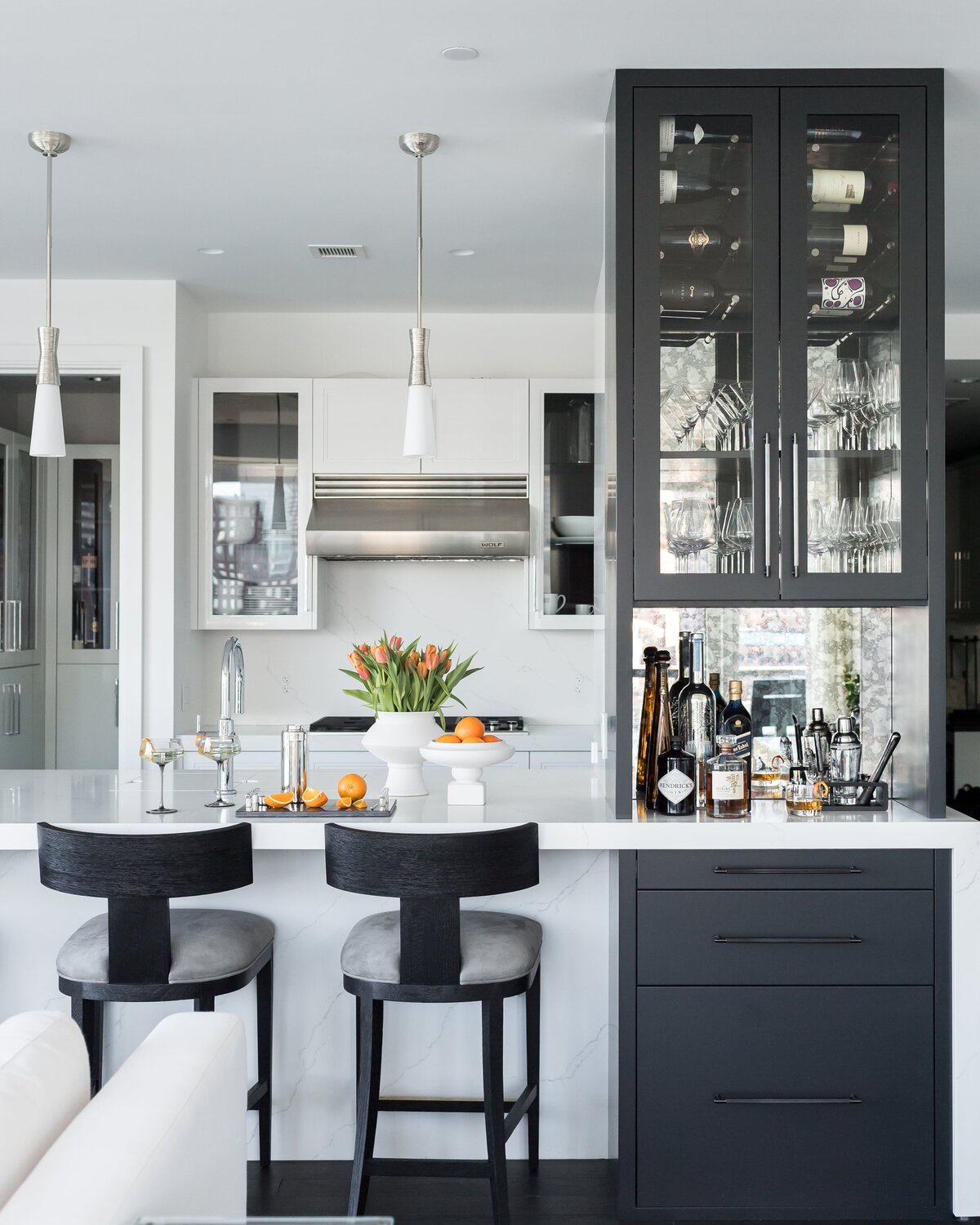 seaport-condo-luxury-kitchen-bar-design
