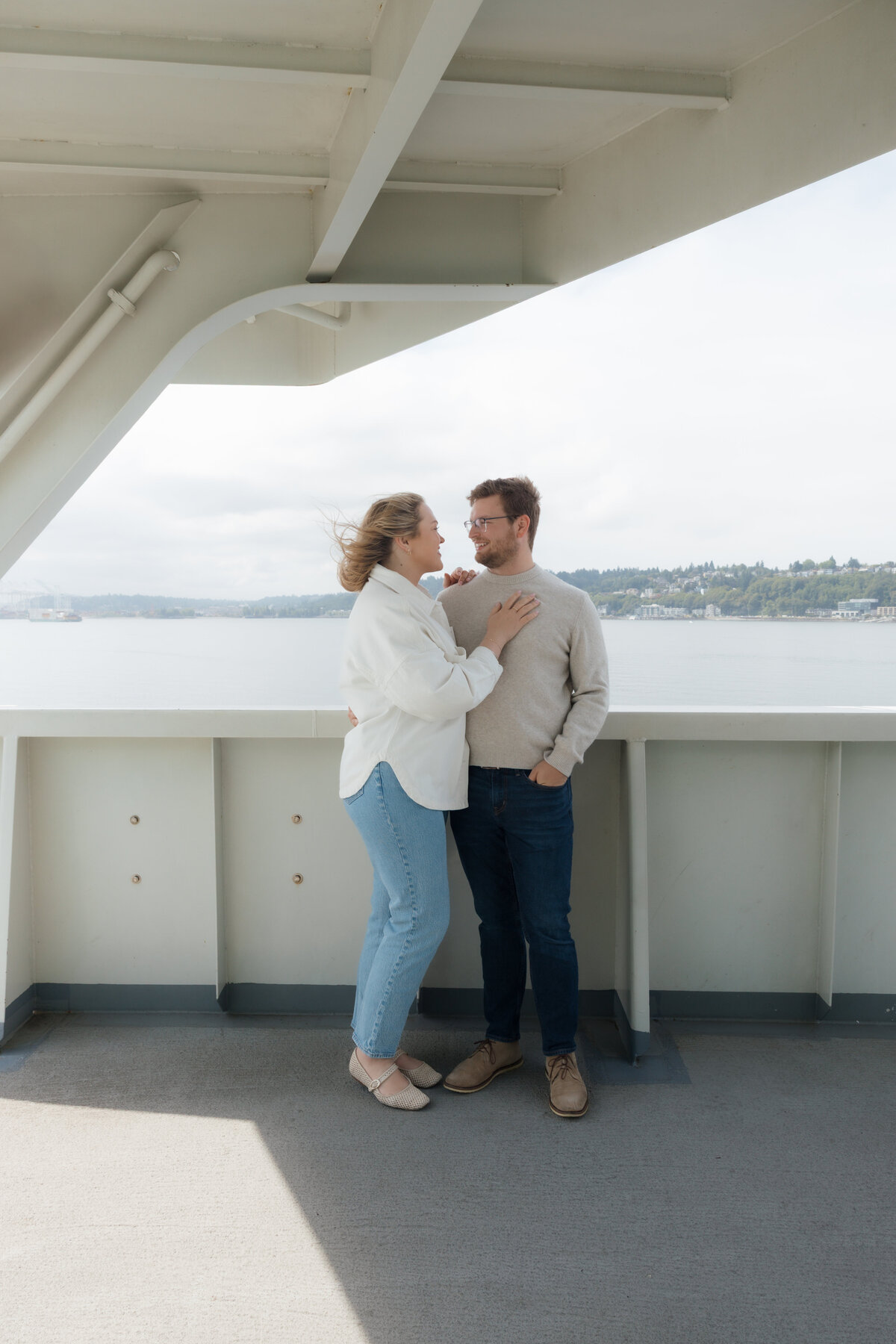 SeattleFerryCouplesPhotography44