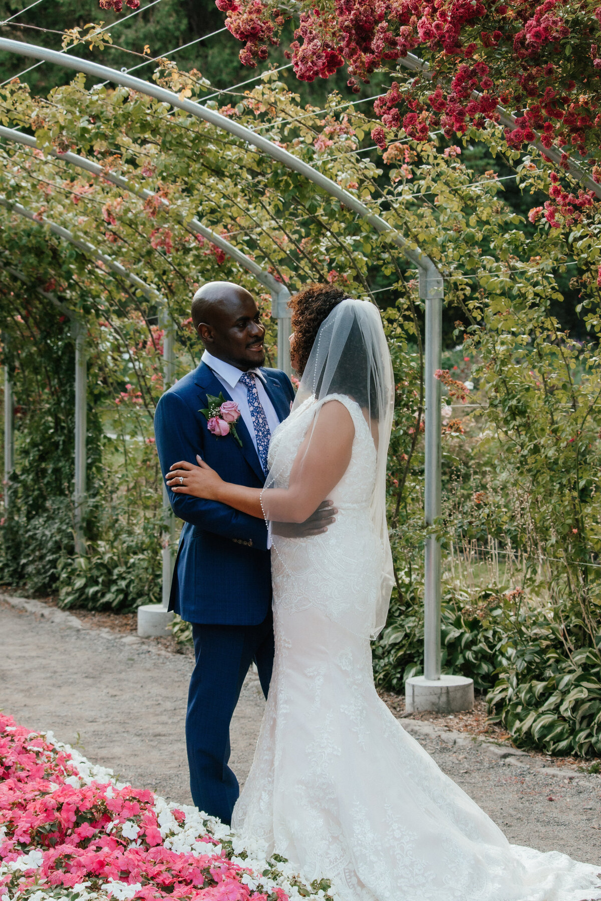 Authentic-documentary-wedding-photography-Point-Defiance-jennifer-moreno-photography-washington