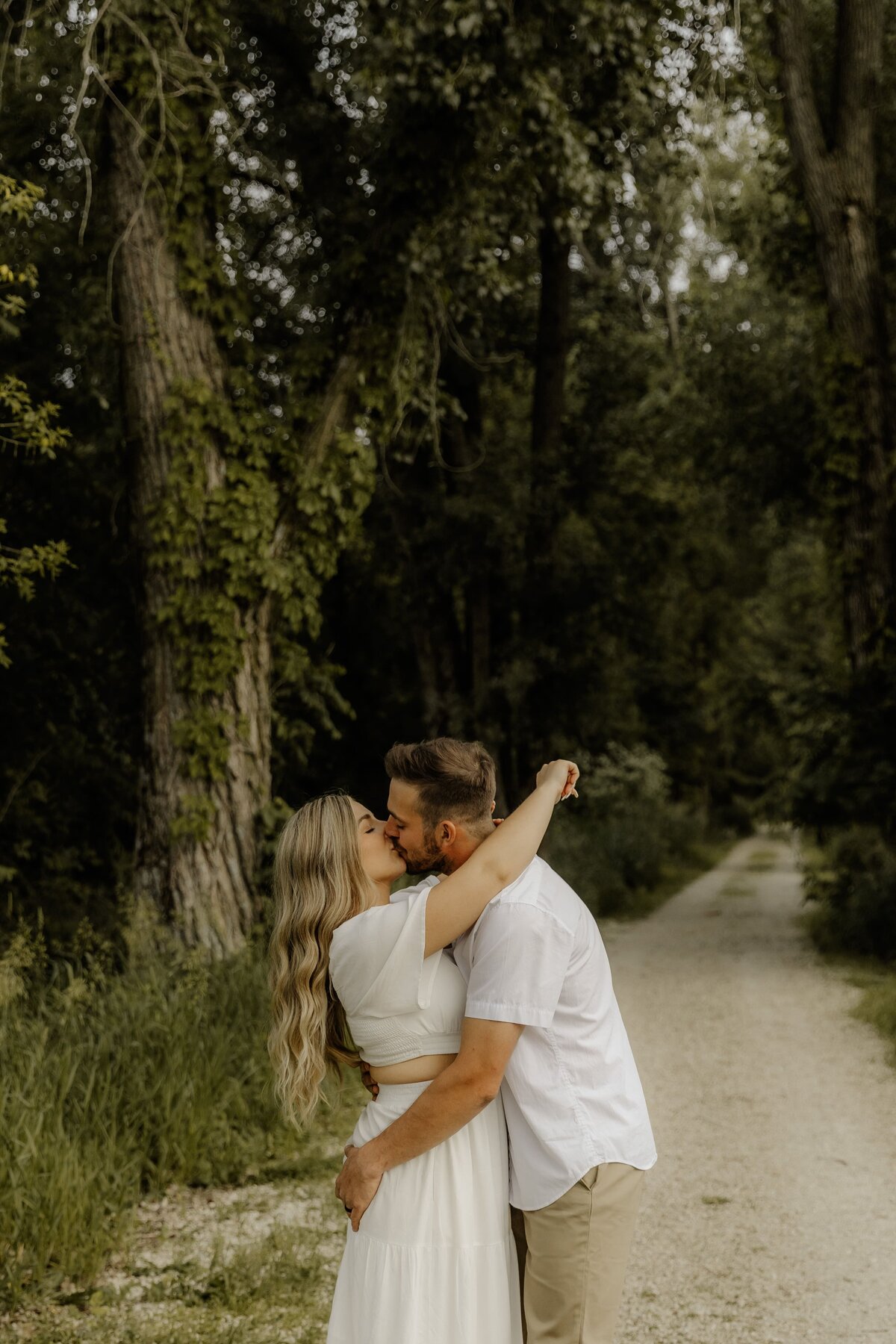lighthearted-engagement-session-8