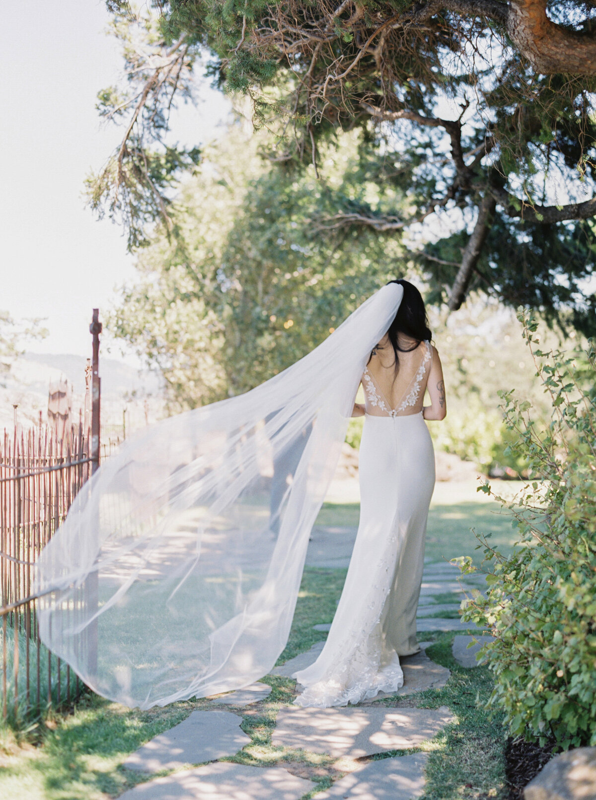 griffin-house-wedding-in-hood-river-oregon-by-the-tenneys-photographers-11