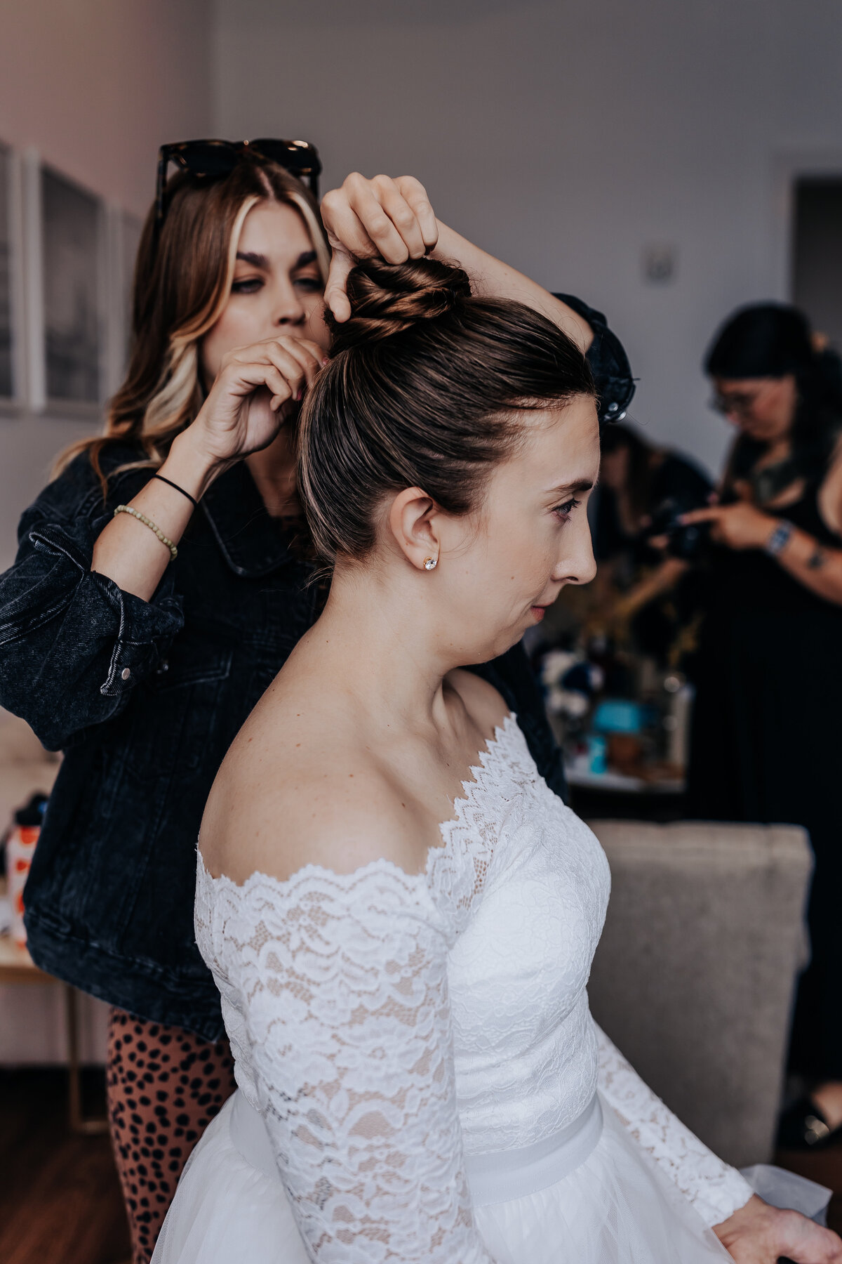 Nashville wedding photographer captures bride getting ready for wedding