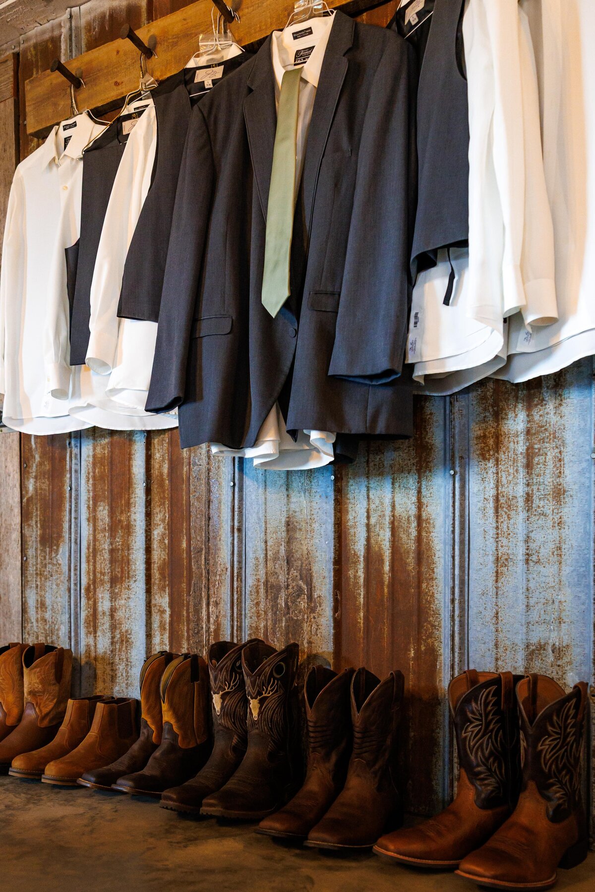 3-RaeganLiam-Wedding-Photographer-St-Cloud-Brainerd-MN-MindiJenningsPhotography