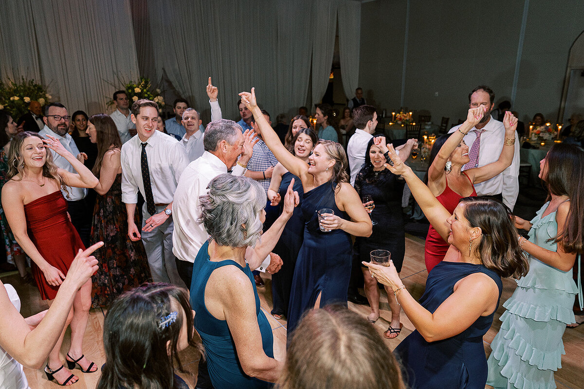 dance-time-arms-up-in-the-air-london-house-hotel-chicago-hbicweddings