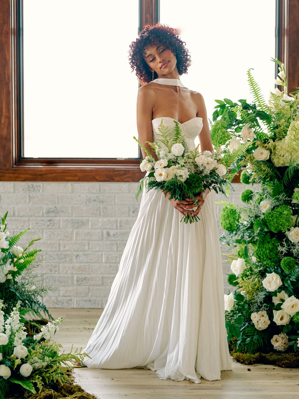 ModernBridalFashionwithGreenFlorals-AlisonBrookePhotography-27