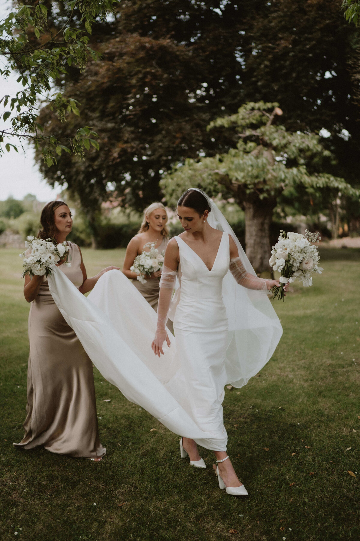 Izzy-and-James-Brinsop-Court-Wedding-Flowers-Issy-And-Bella-Florist-Herefordshire-Danielle-and-Steve24