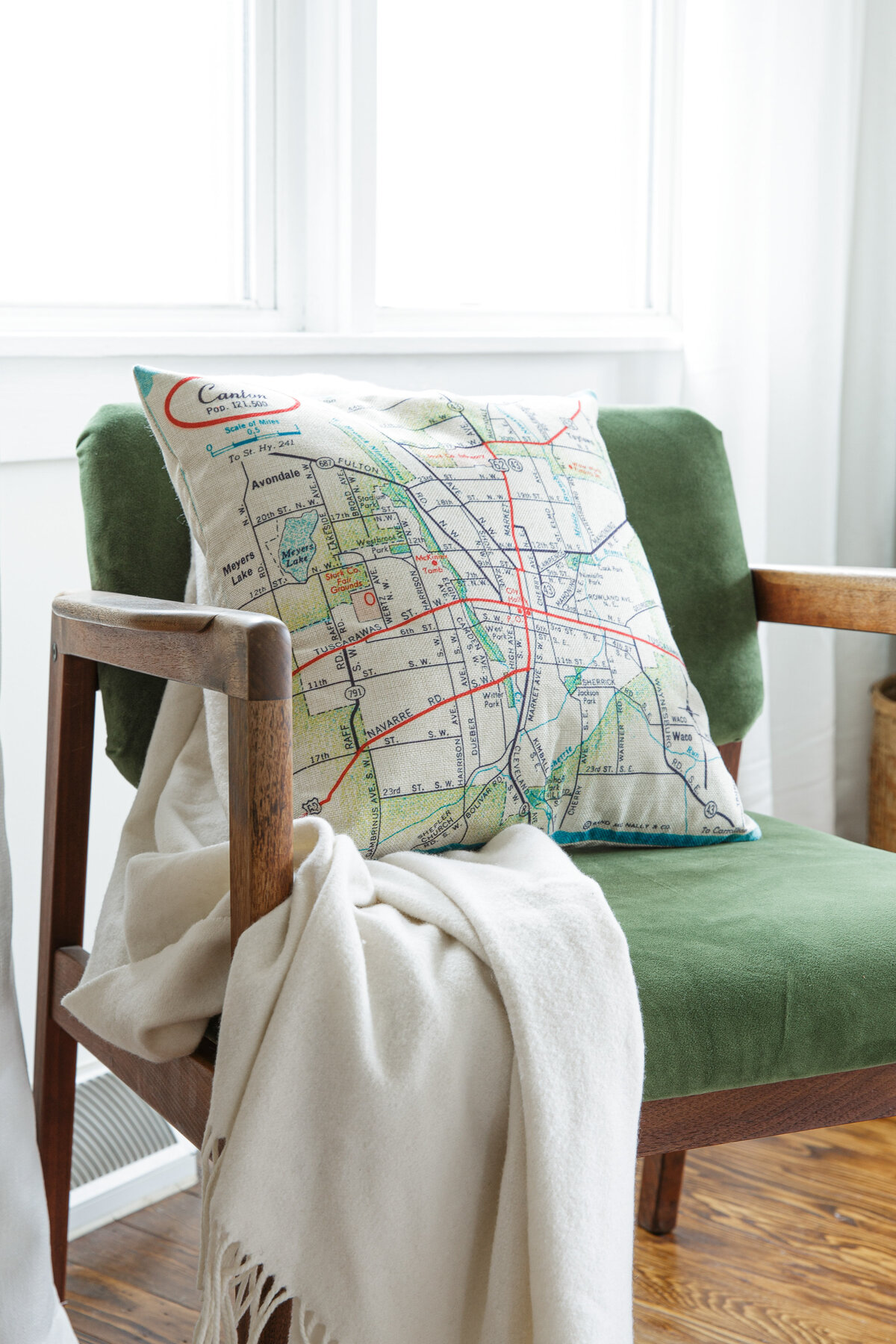 Cleveland_Livingroom_Chair_Map_Pillow_©CaitlinAntje-1