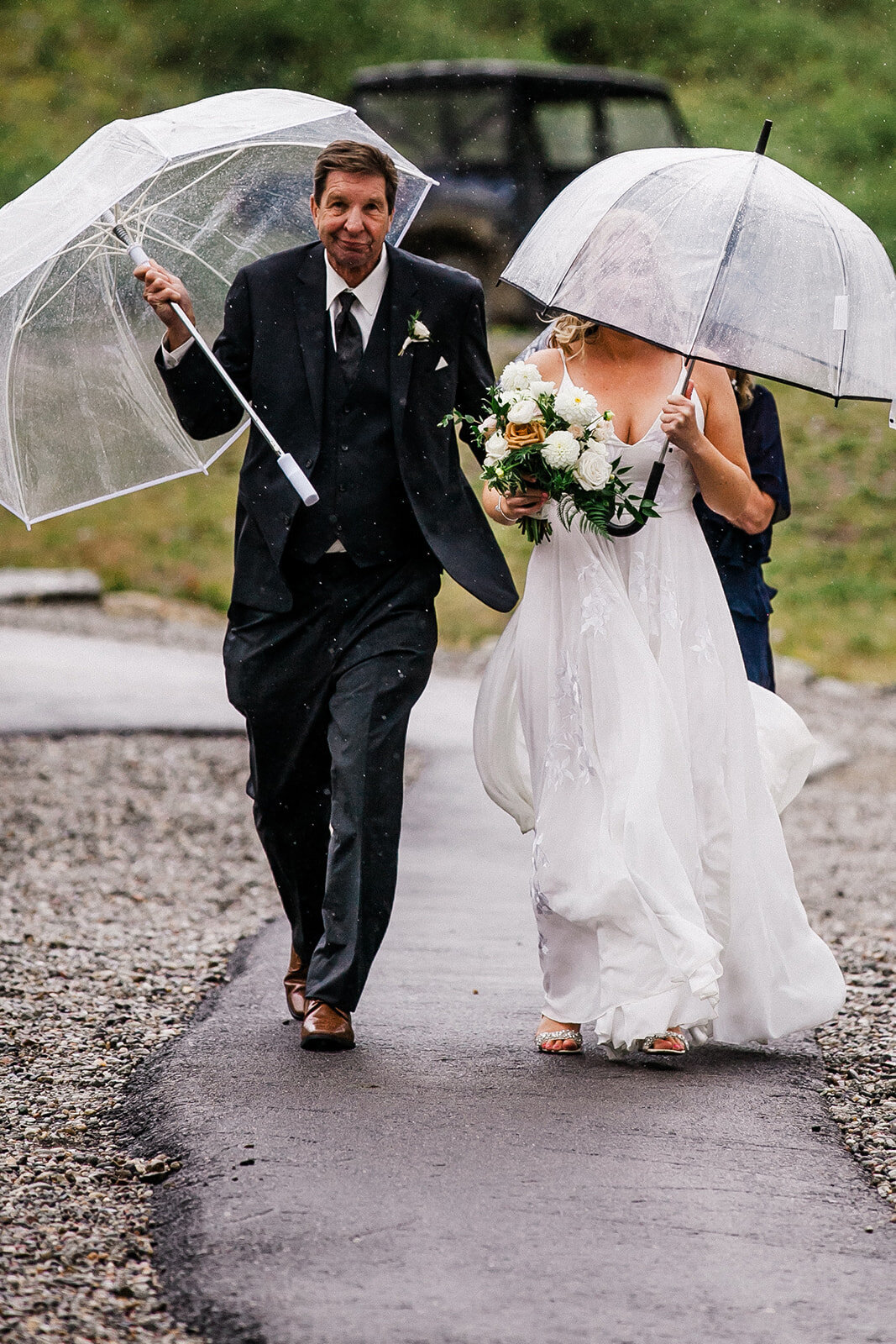 rainy-mountain-wedding