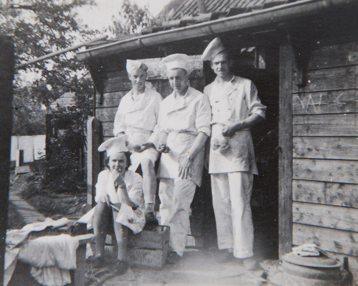 De bakkers van van den Berg vroeger
