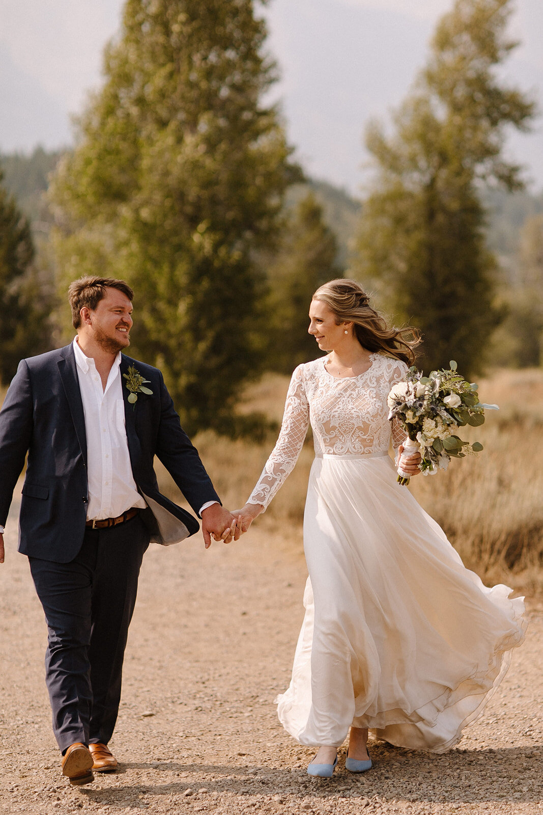 Liz Osban Photography Grand Teton National Park Jackson Hole Jackson Wyoming Bentwood Inn Wedding Elopement Elope Venue Photographer Moran Cabin Engagement Jenny Lake schwabacher landing Wyo Colorado Mountain Rocky Mountain Moulton Barn Ceremony 6