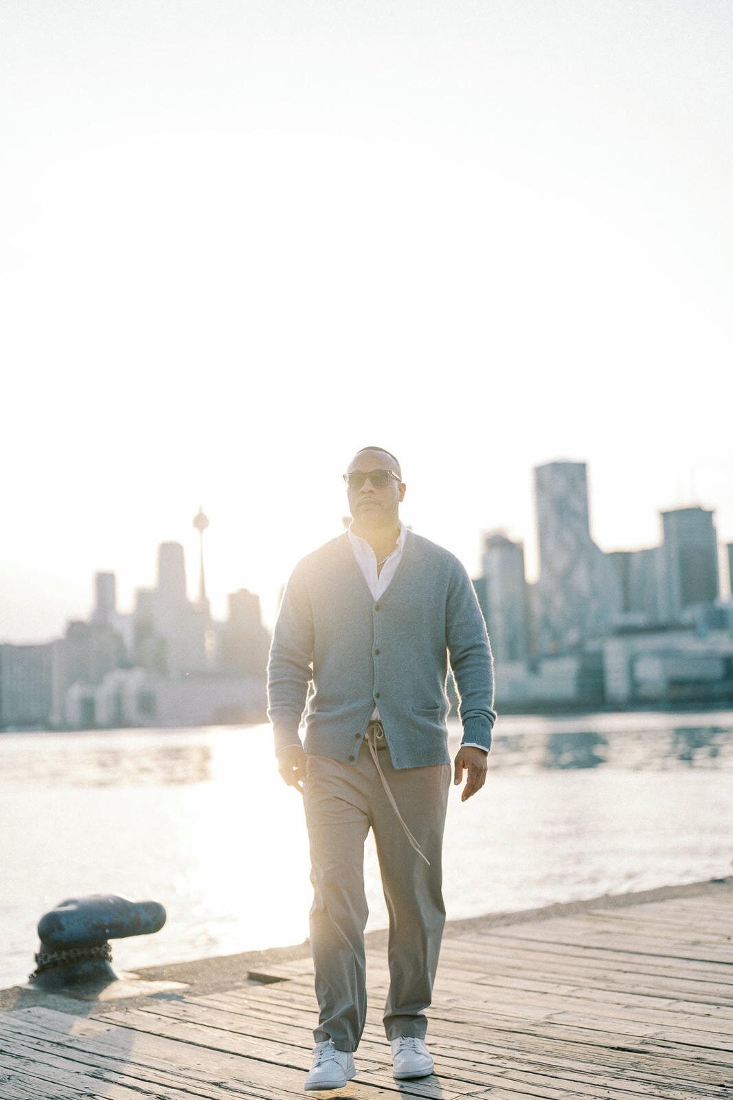 E11-Engagement-photo-shoot-in-Downtown-Toronto-Maria-and-DeVon-2025-04-14-2500px-1070